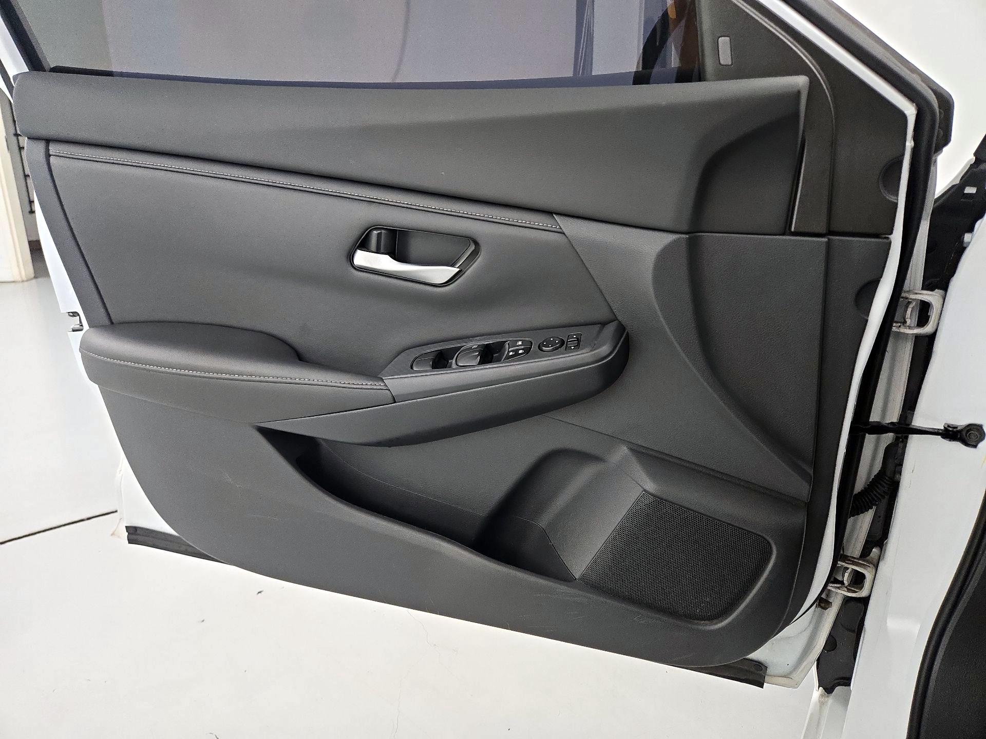 Thumbnail: 2021 Nissan Sentra - 12