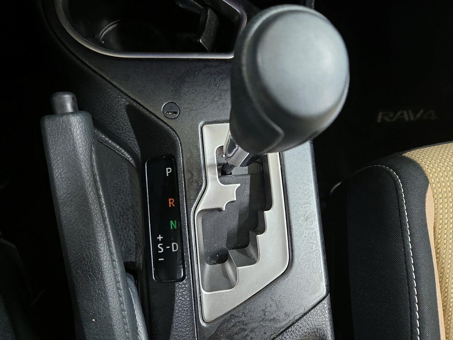 Thumbnail: 2018 Toyota RAV4 - 17