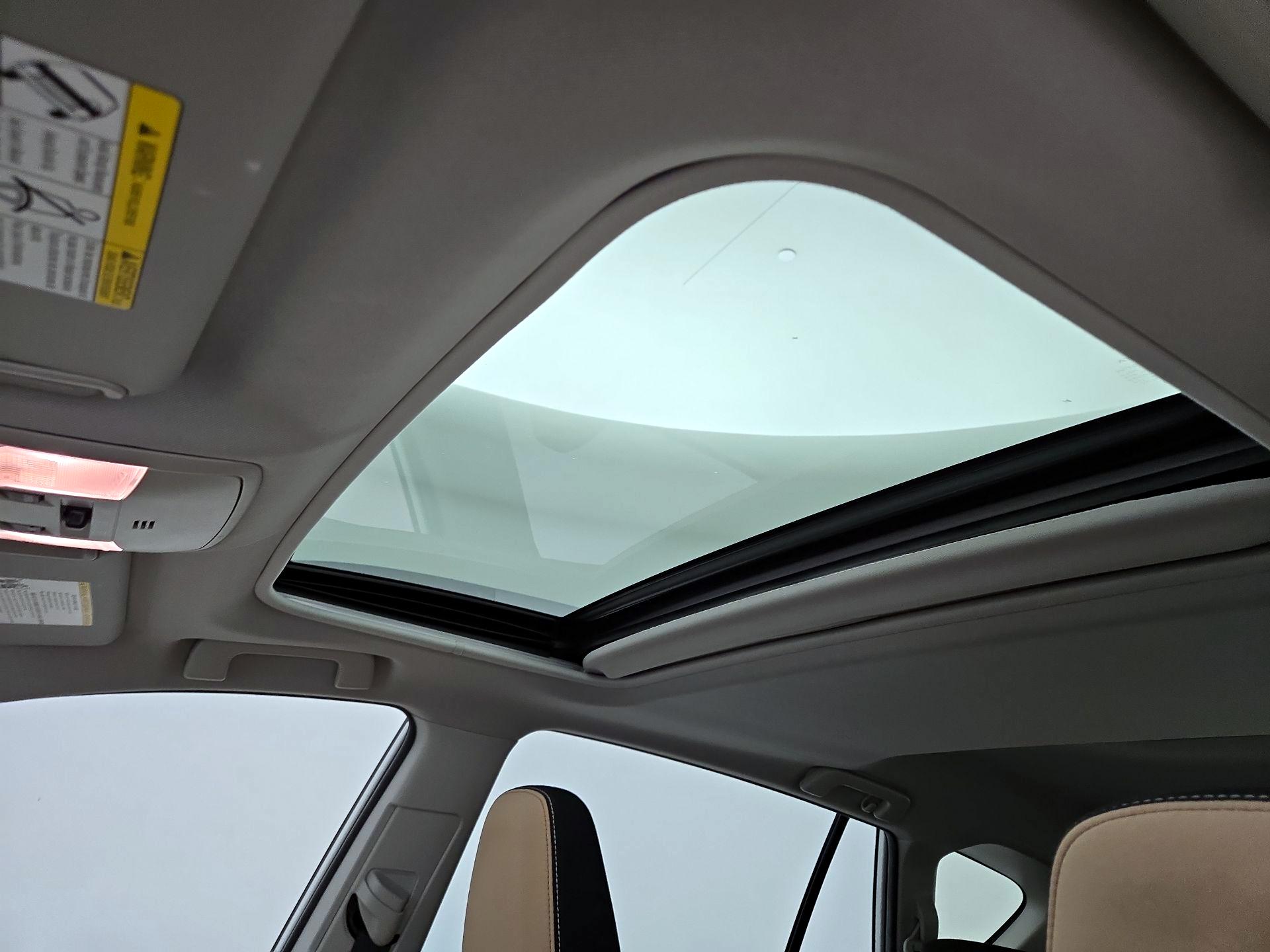 Thumbnail: 2018 Toyota RAV4 - 19