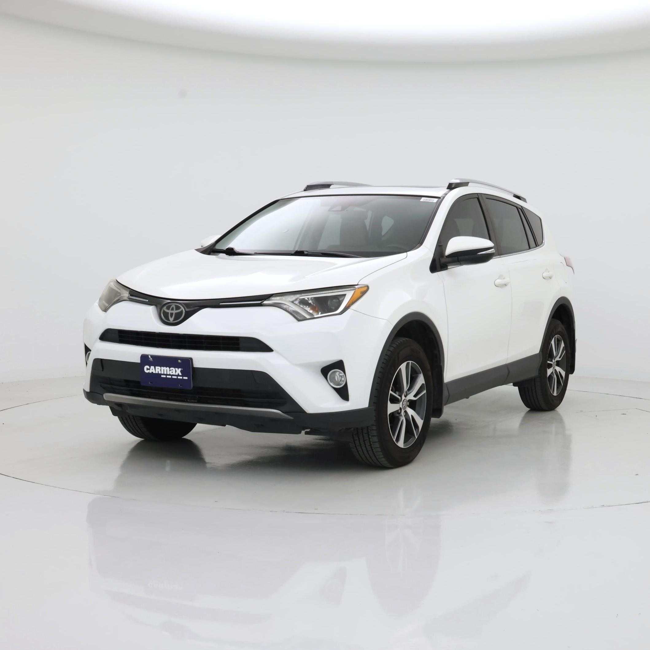 Thumbnail: 2018 Toyota RAV4 - 4