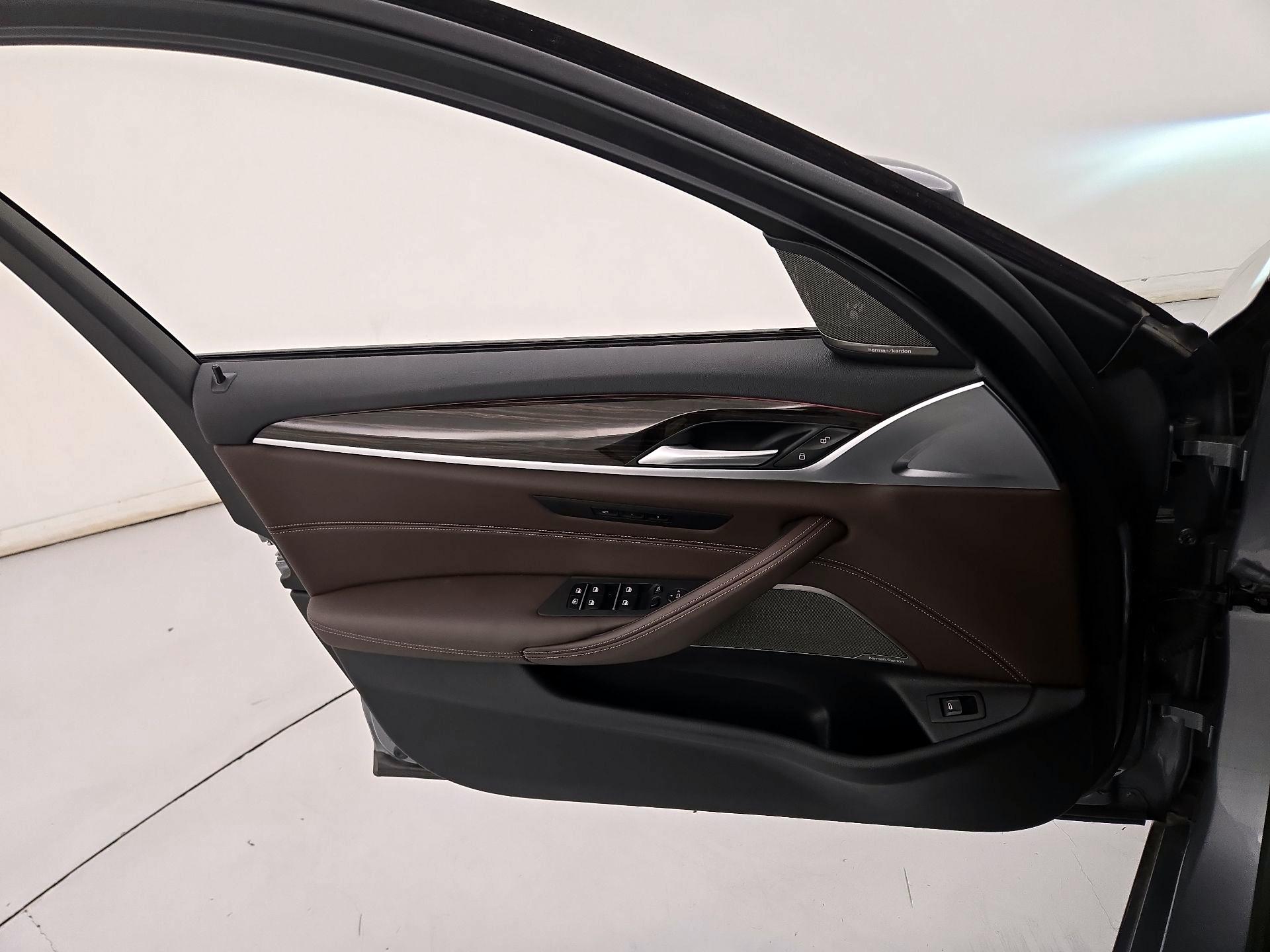 Thumbnail: 2023 BMW 5 Series - 12