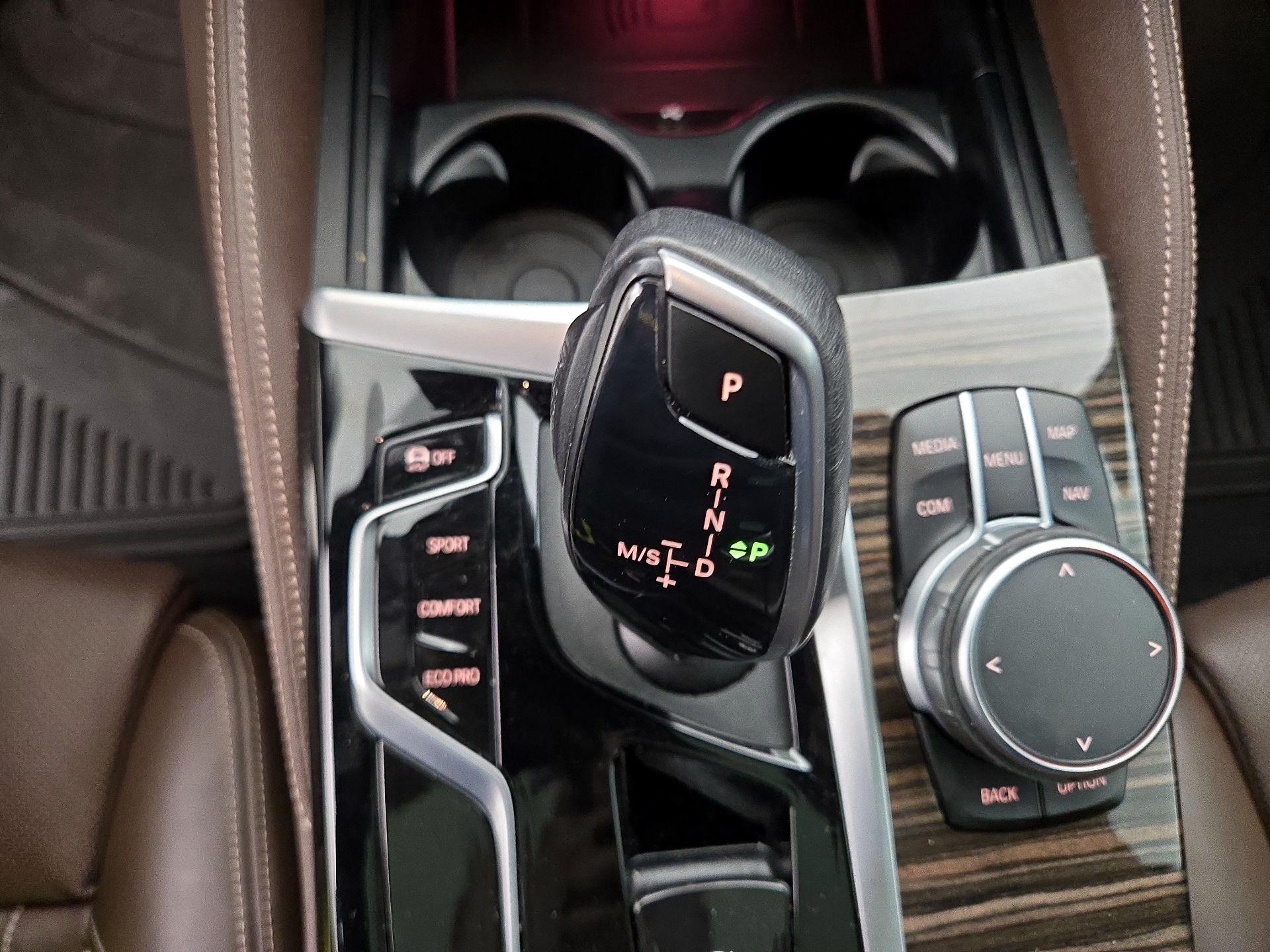 Thumbnail: 2023 BMW 5 Series - 18