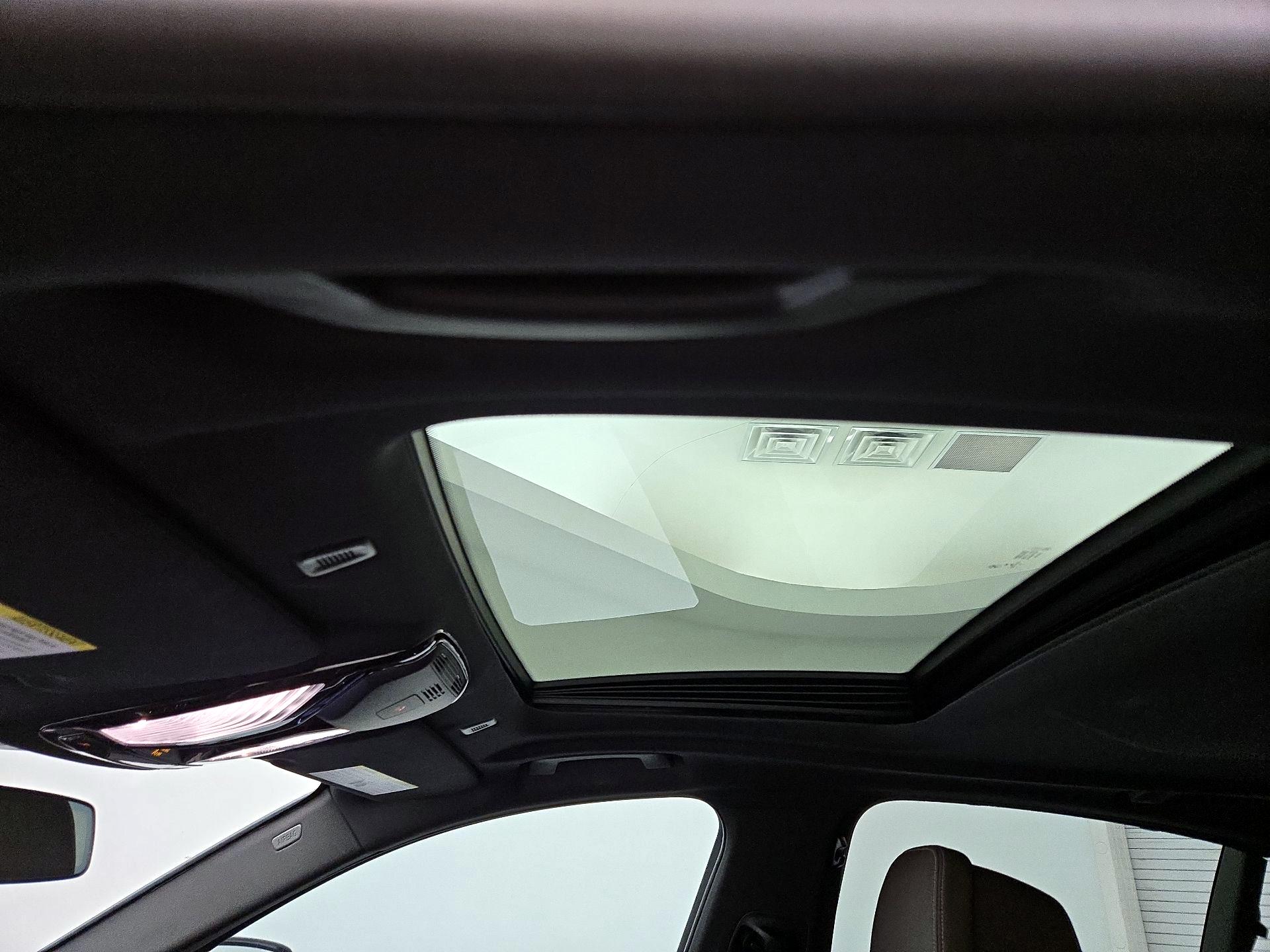 Thumbnail: 2023 BMW 5 Series - 20