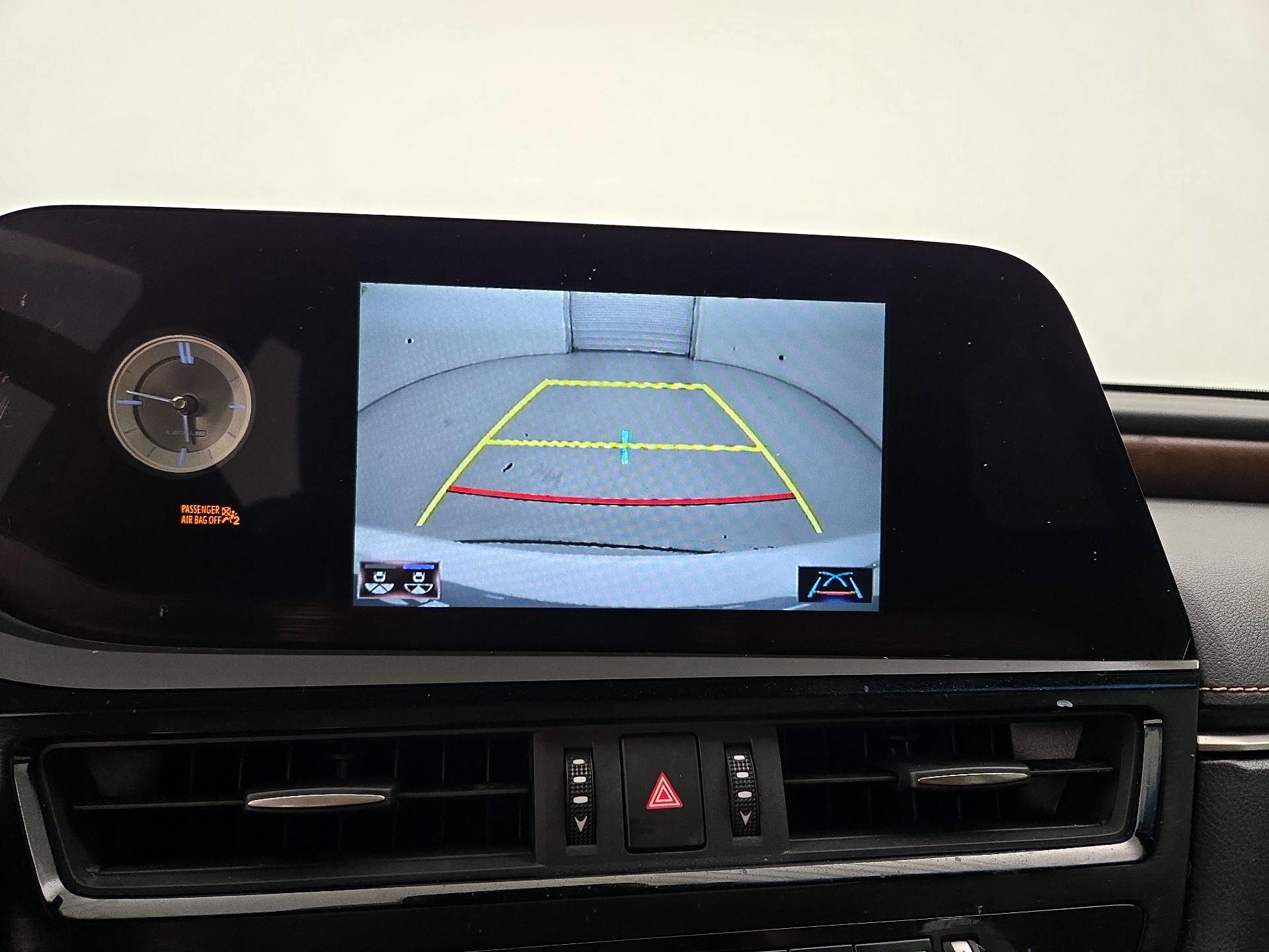 Thumbnail: 2022 Lexus ES - 14