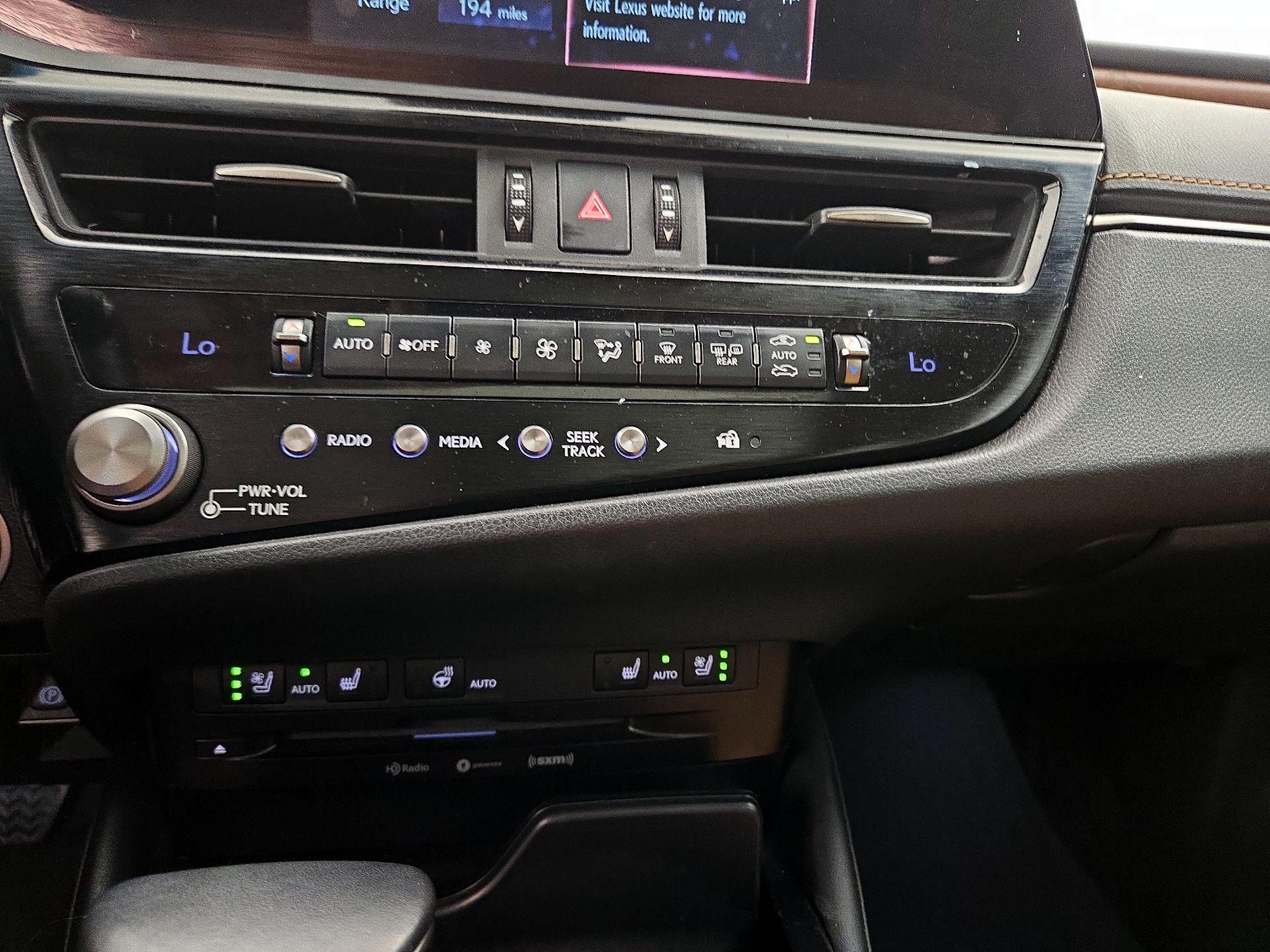 Thumbnail: 2022 Lexus ES - 16