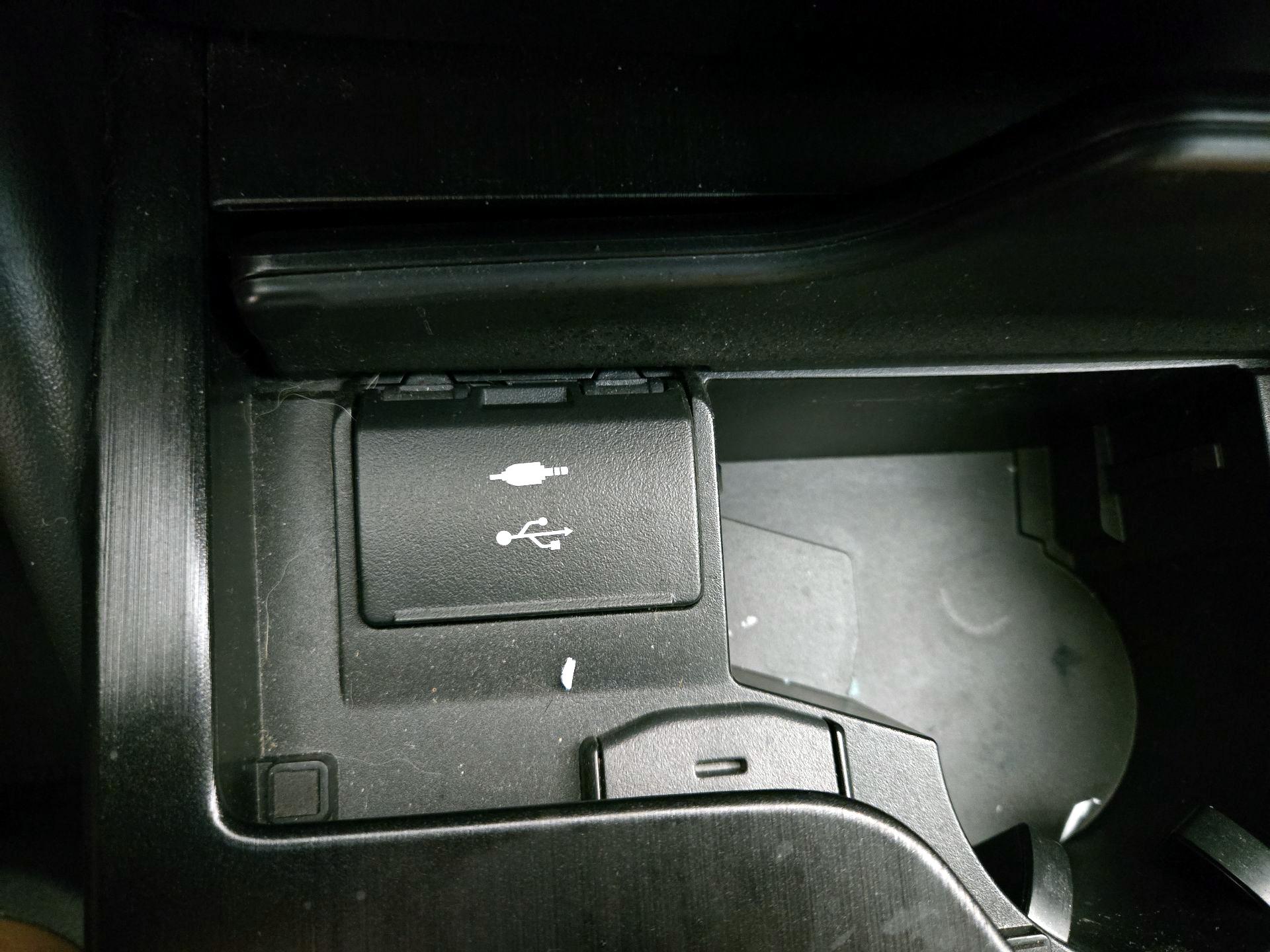 Thumbnail: 2022 Lexus ES - 18