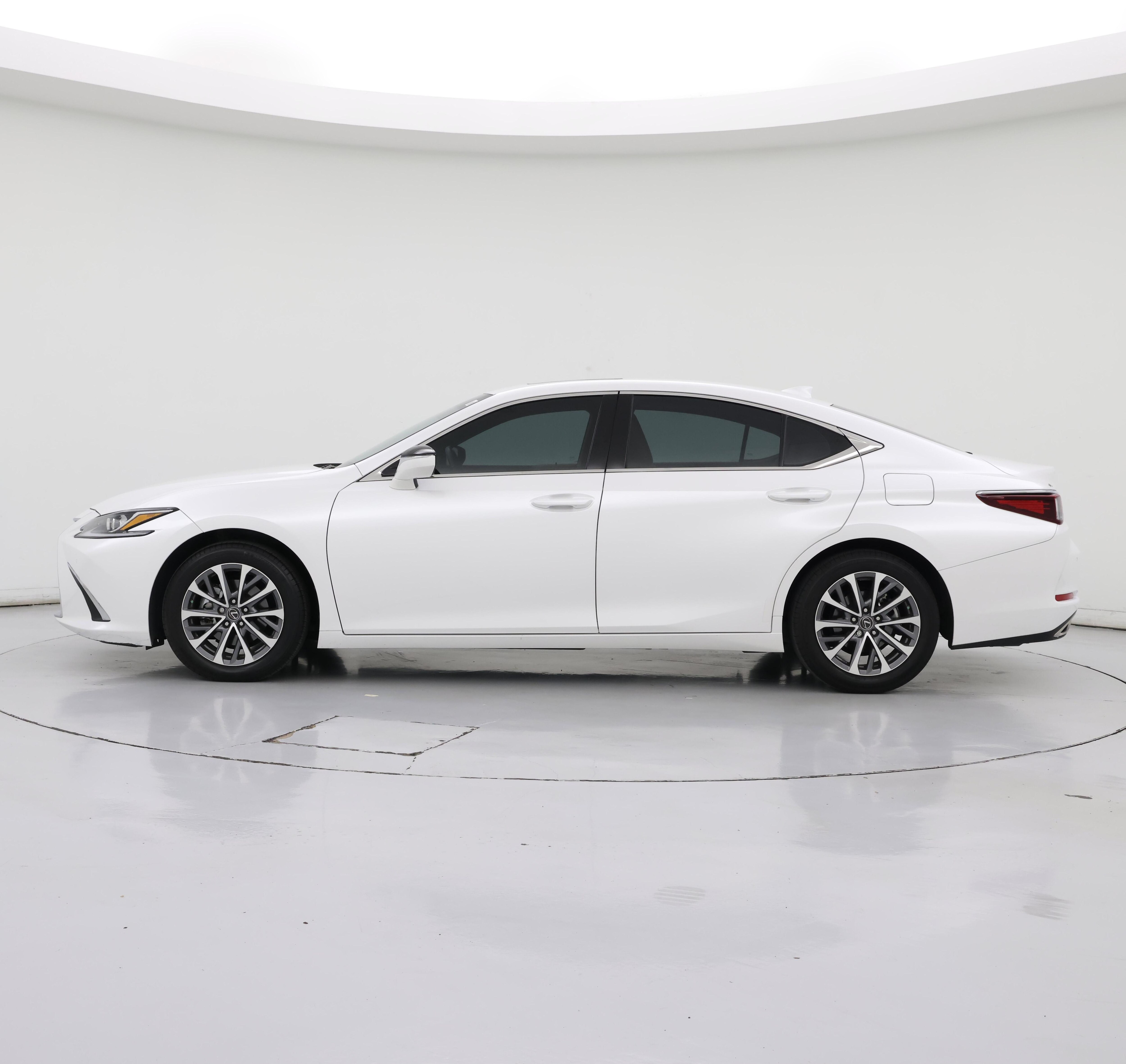 Thumbnail: 2022 Lexus ES - 3