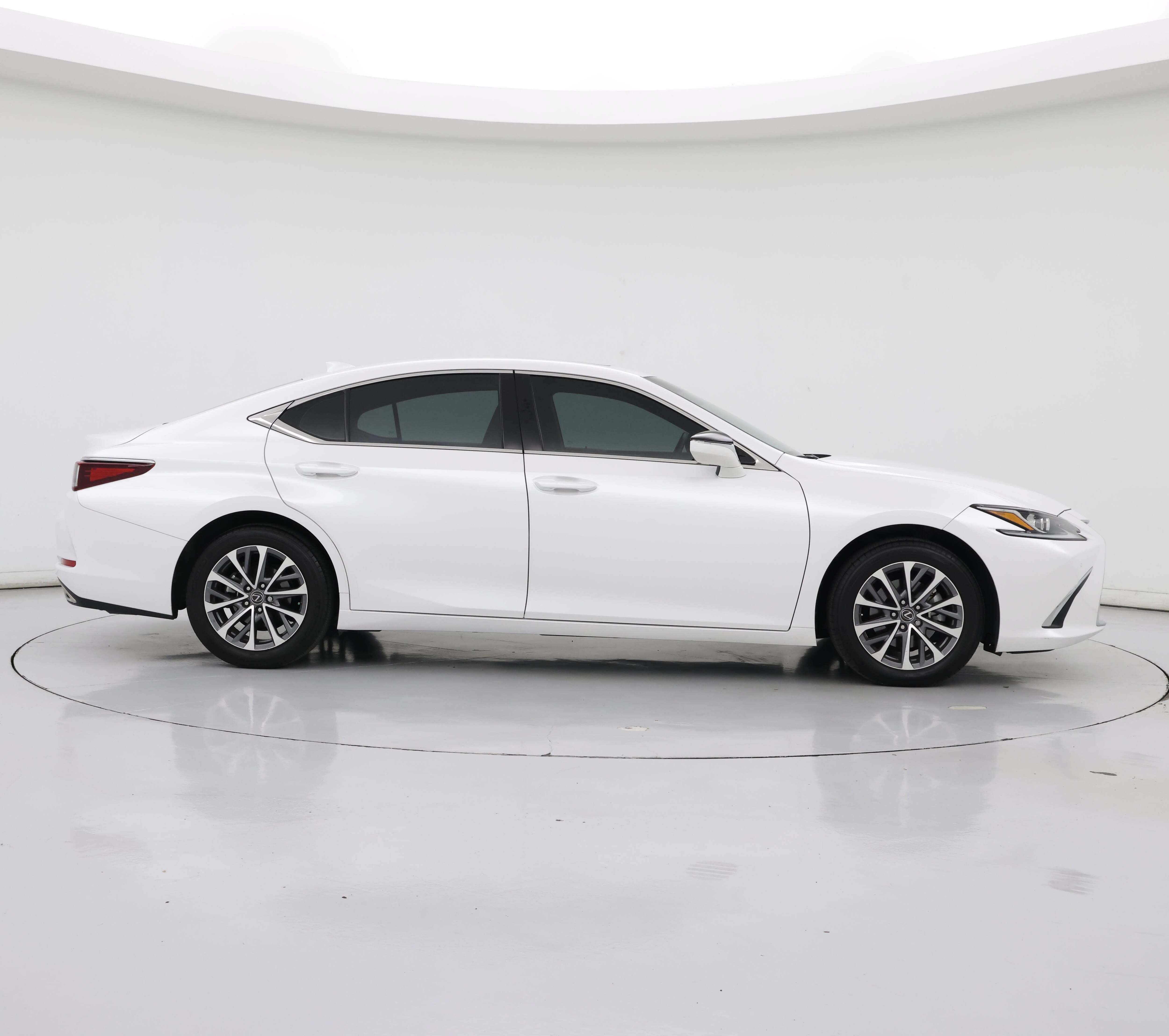 Thumbnail: 2022 Lexus ES - 7