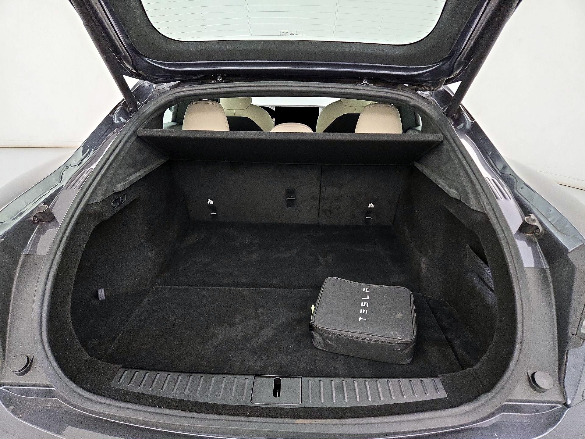 Thumbnail: 2022 Tesla Model S - 19