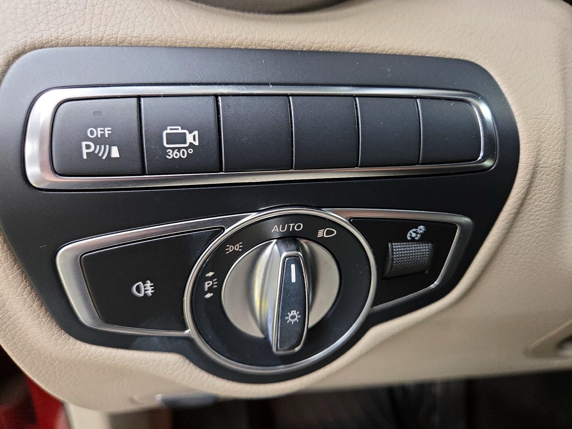 Thumbnail: 2018 Mercedes-Benz GLC - 13