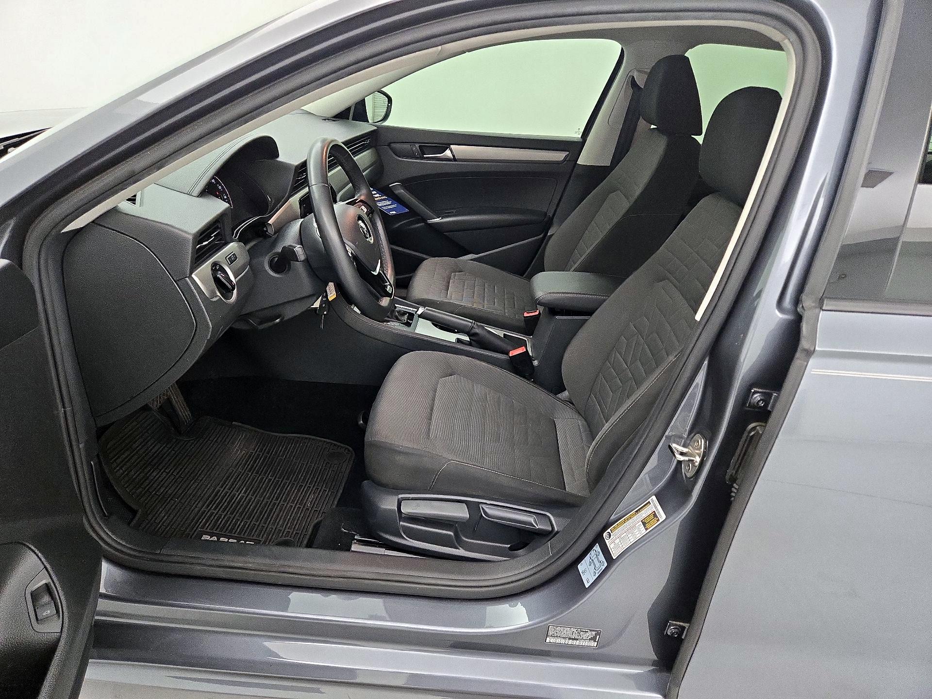 Thumbnail: 2021 Volkswagen Passat - 11