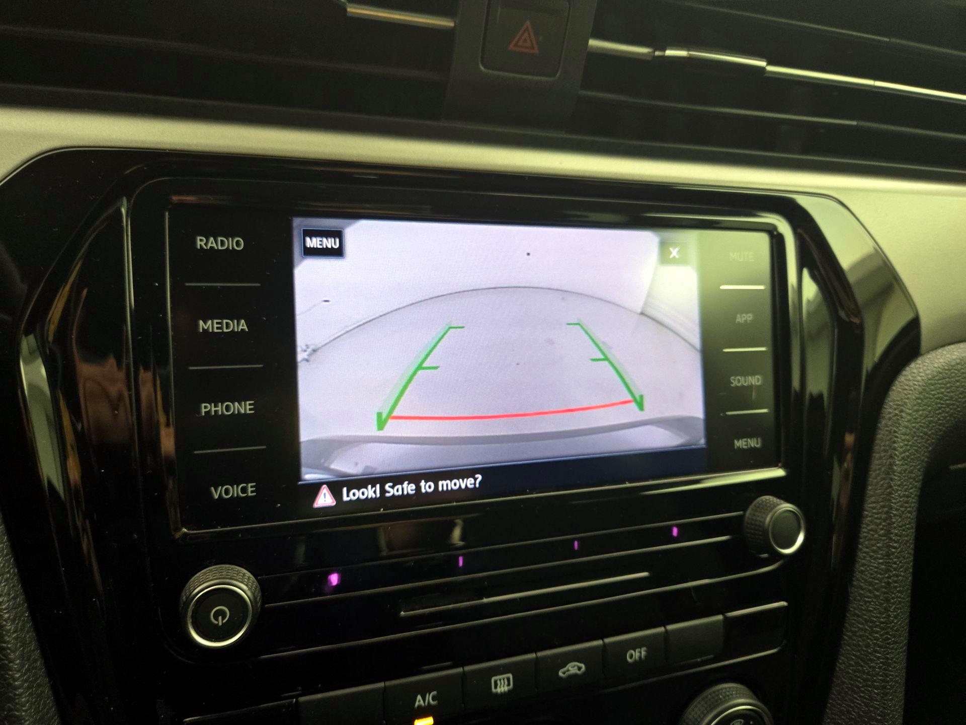 Thumbnail: 2021 Volkswagen Passat - 14