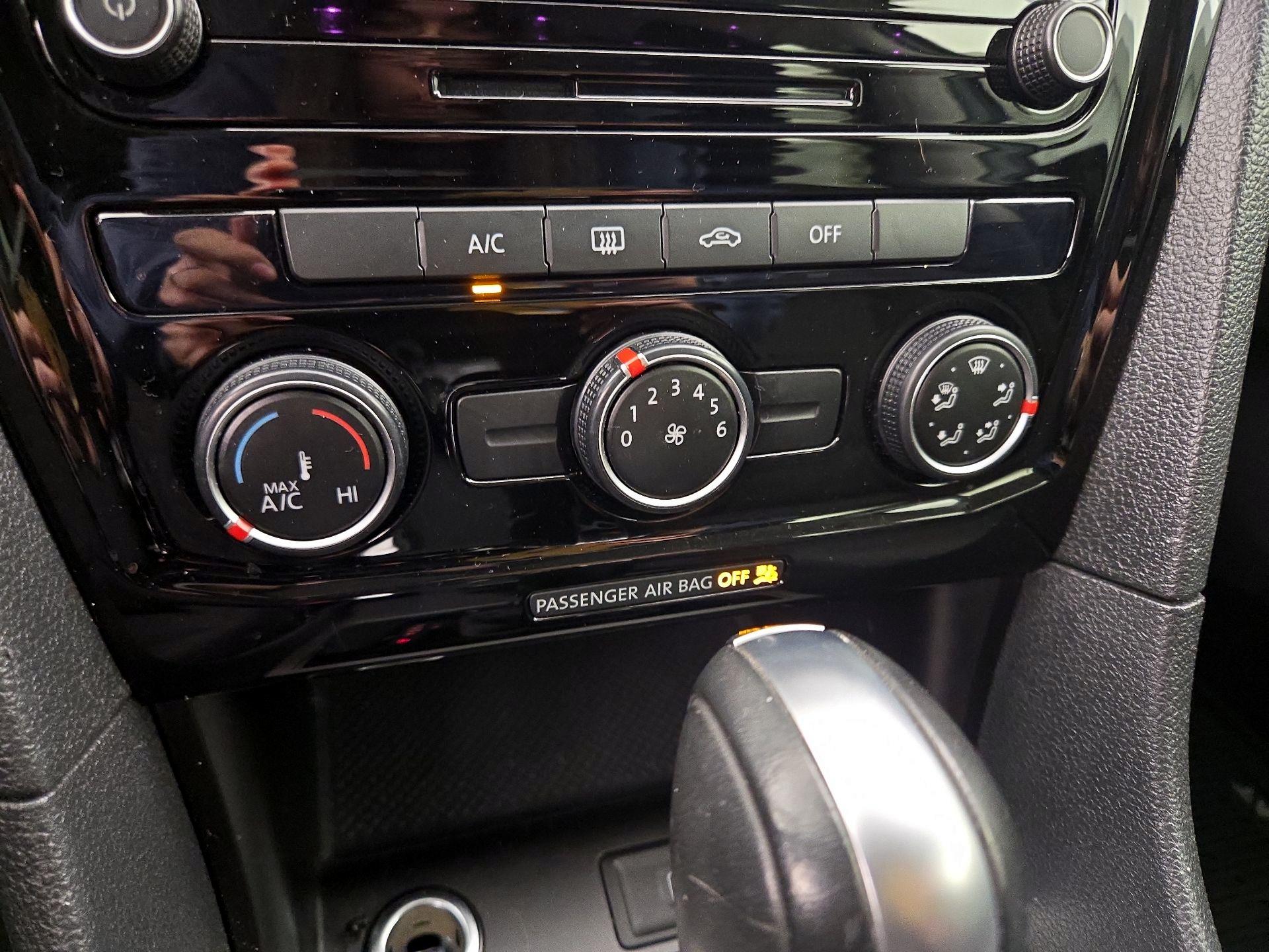 Thumbnail: 2021 Volkswagen Passat - 16