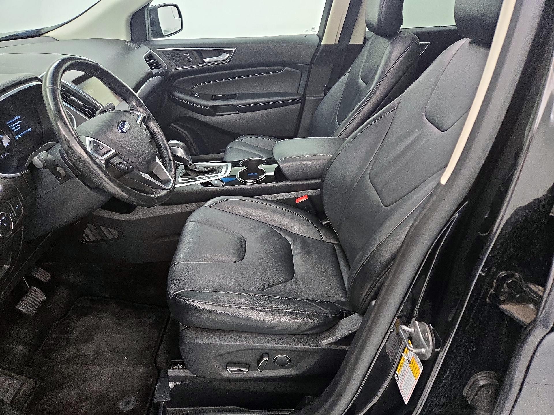 Thumbnail: 2015 Ford Edge - 11