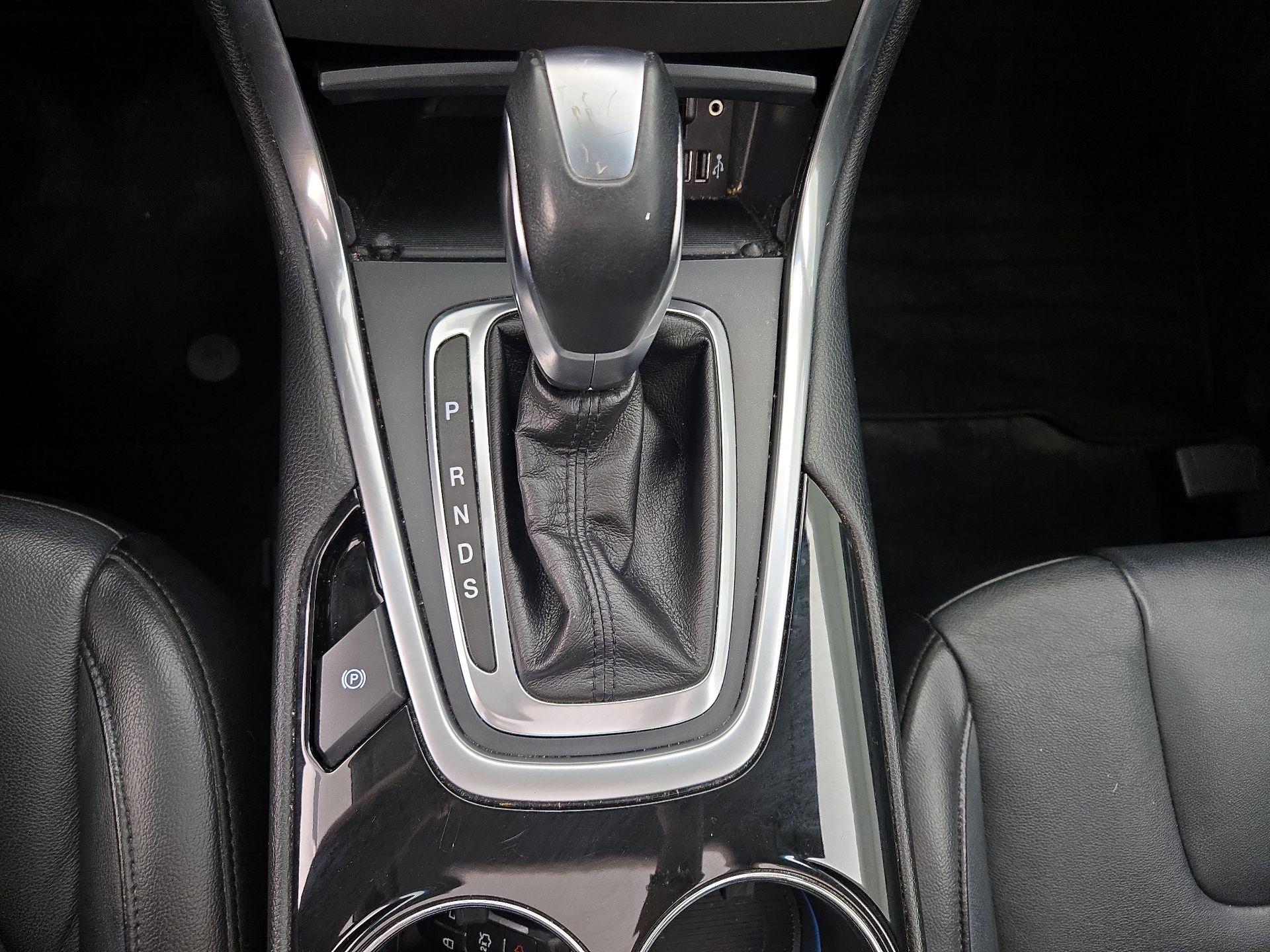 Thumbnail: 2015 Ford Edge - 17