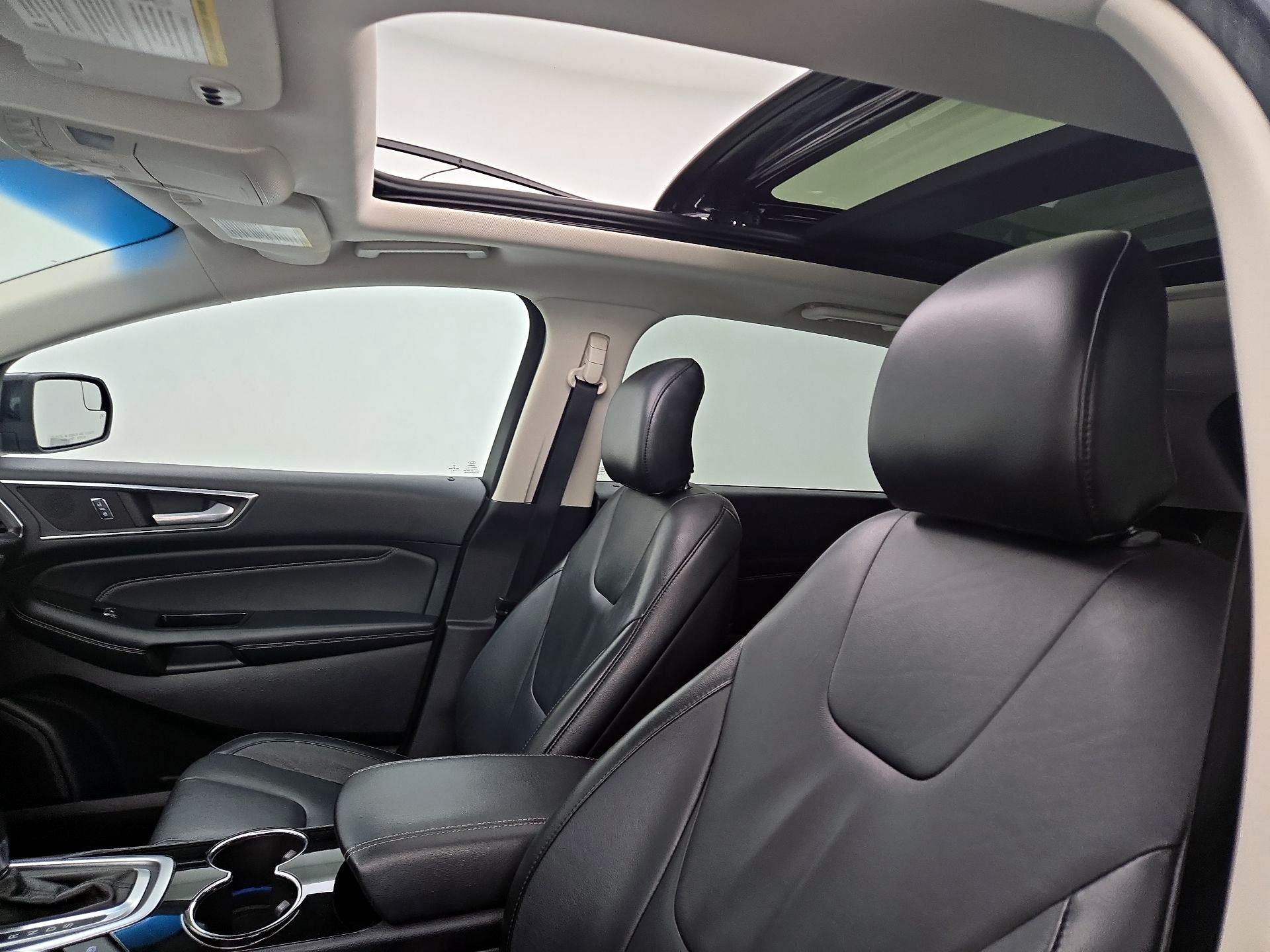 Thumbnail: 2015 Ford Edge - 19