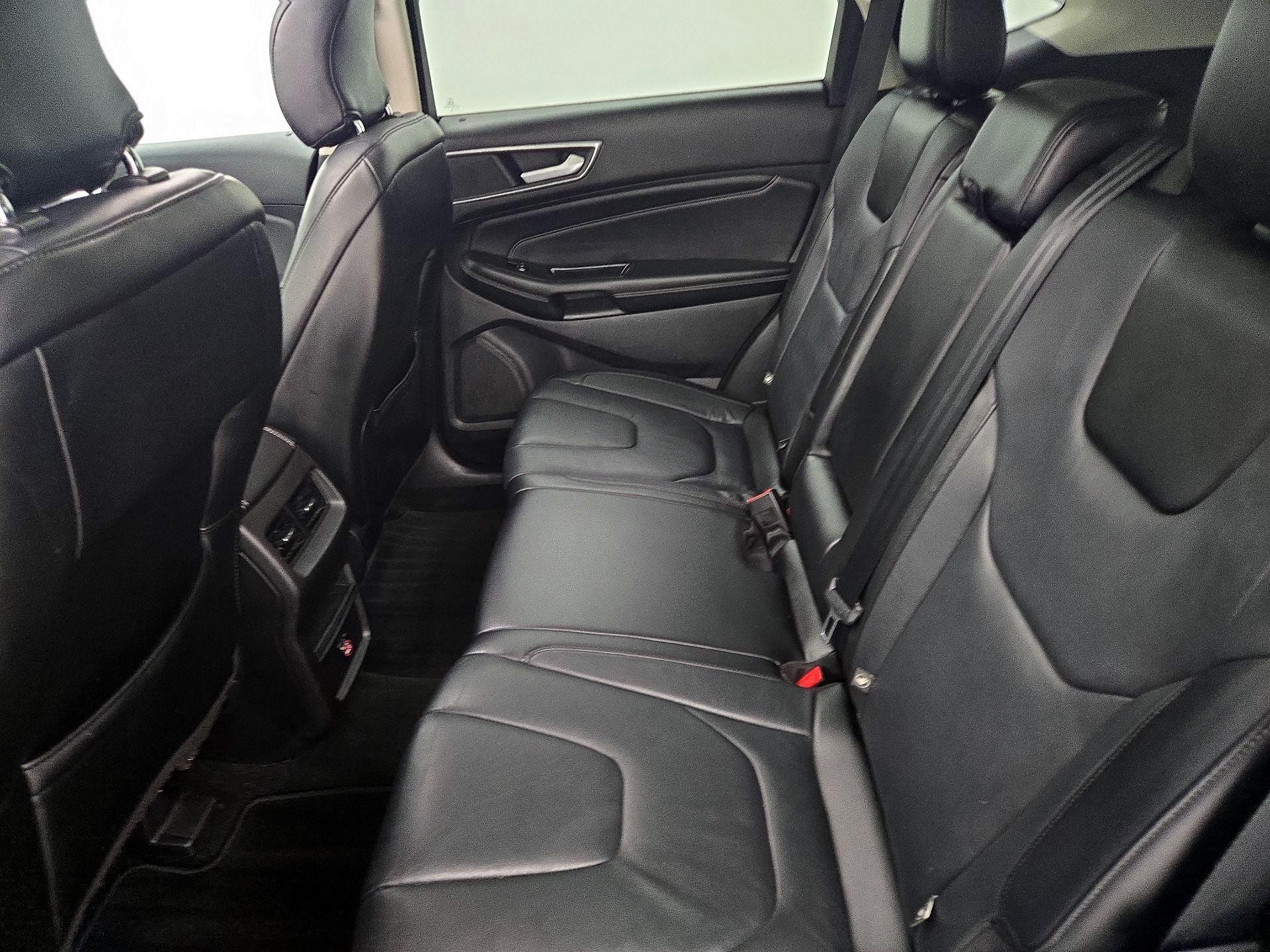 Thumbnail: 2015 Ford Edge - 20