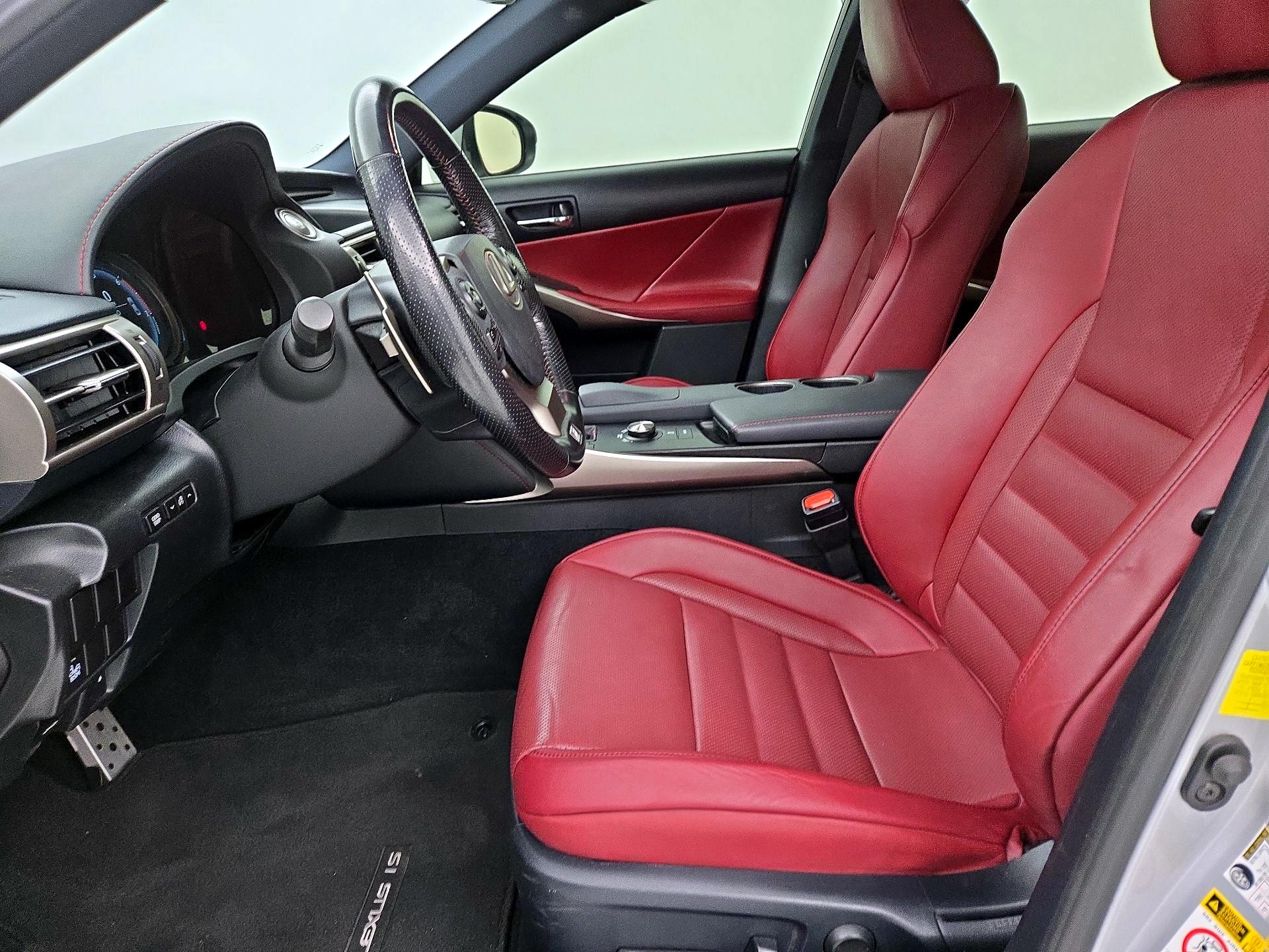 Thumbnail: 2016 Lexus IS - 11