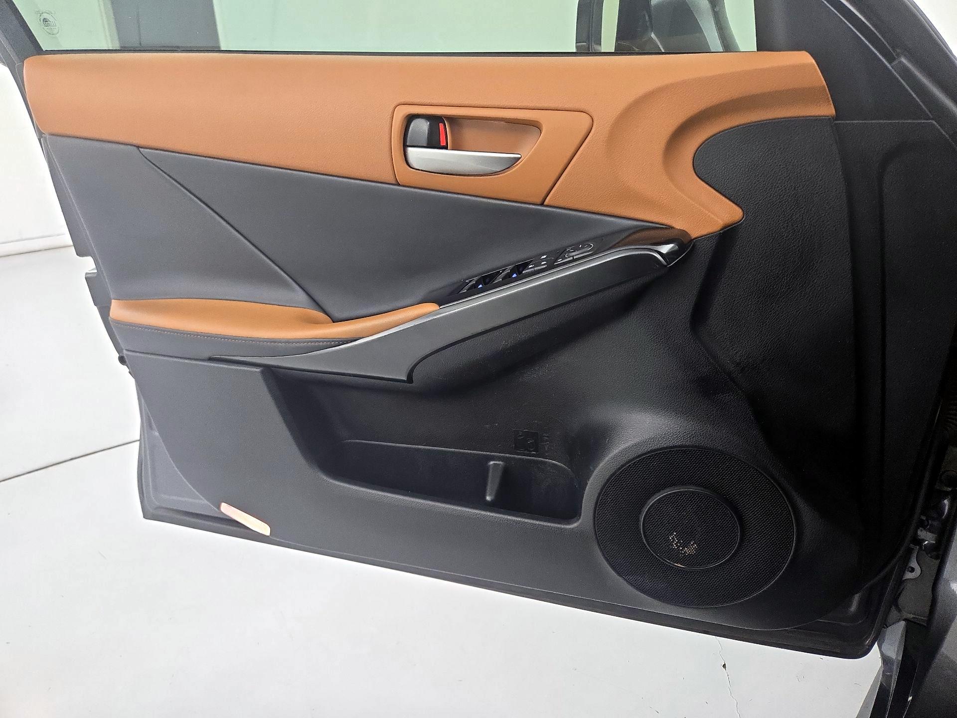 Thumbnail: 2023 Lexus IS - 12