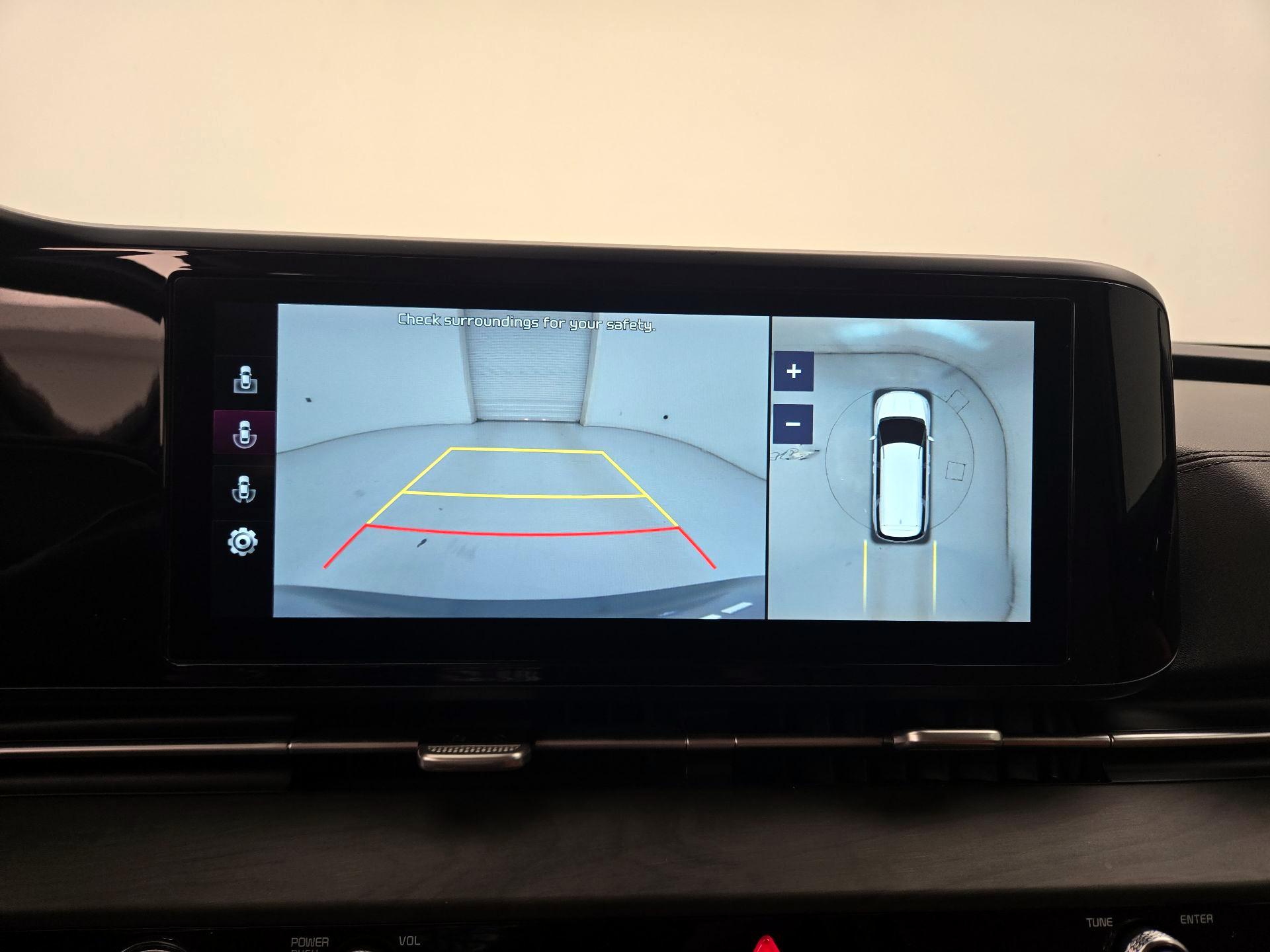 Thumbnail: 2022 Kia Carnival - 15