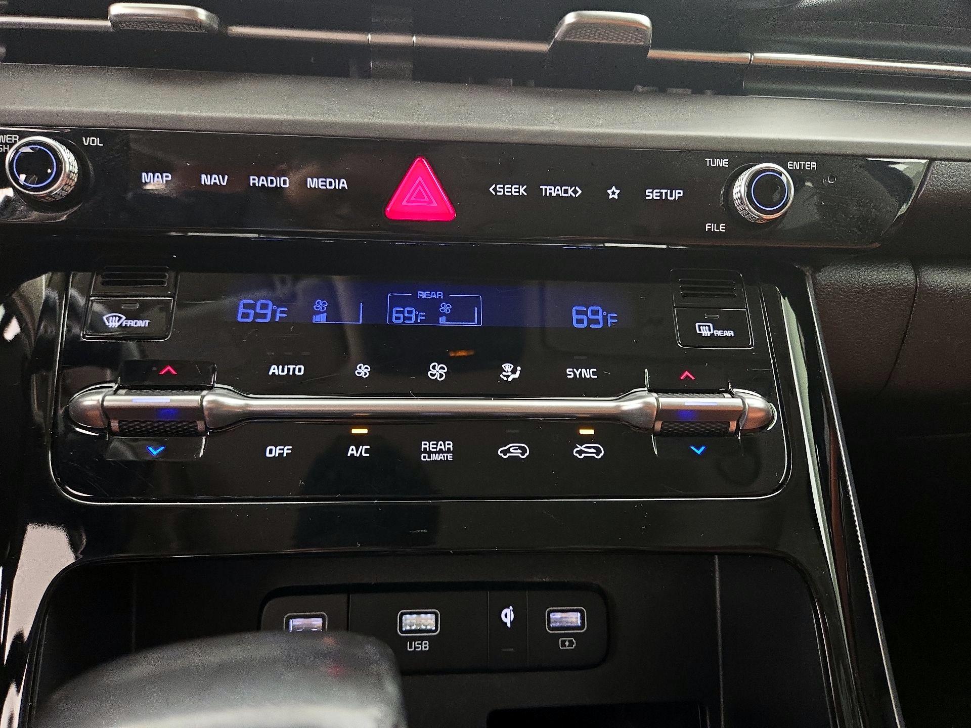 Thumbnail: 2022 Kia Carnival - 17