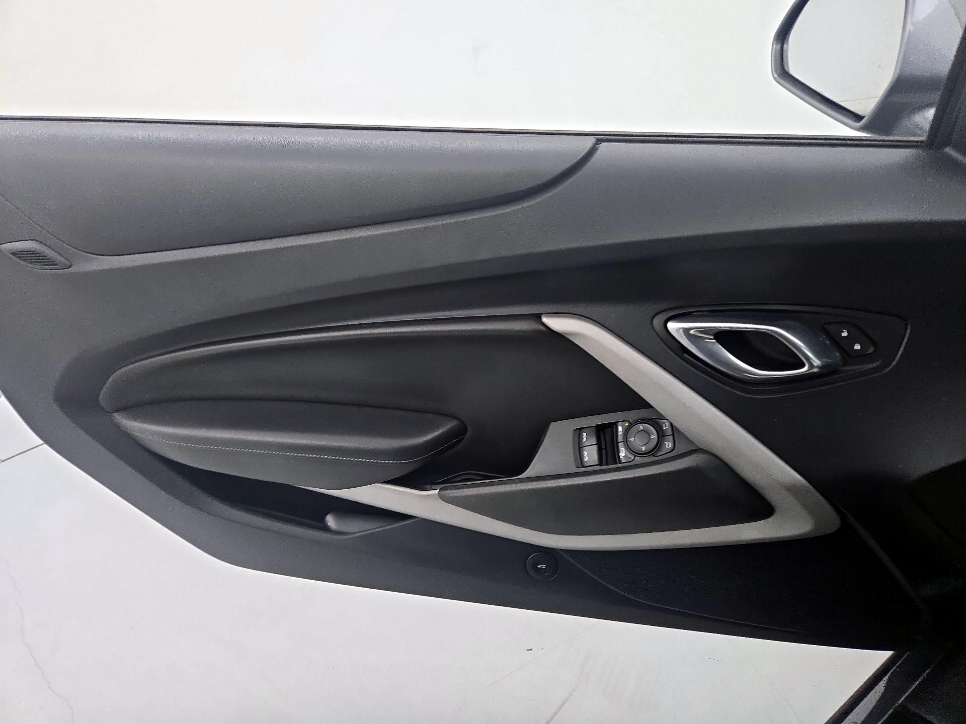 Thumbnail: 2020 Chevrolet Camaro - 12