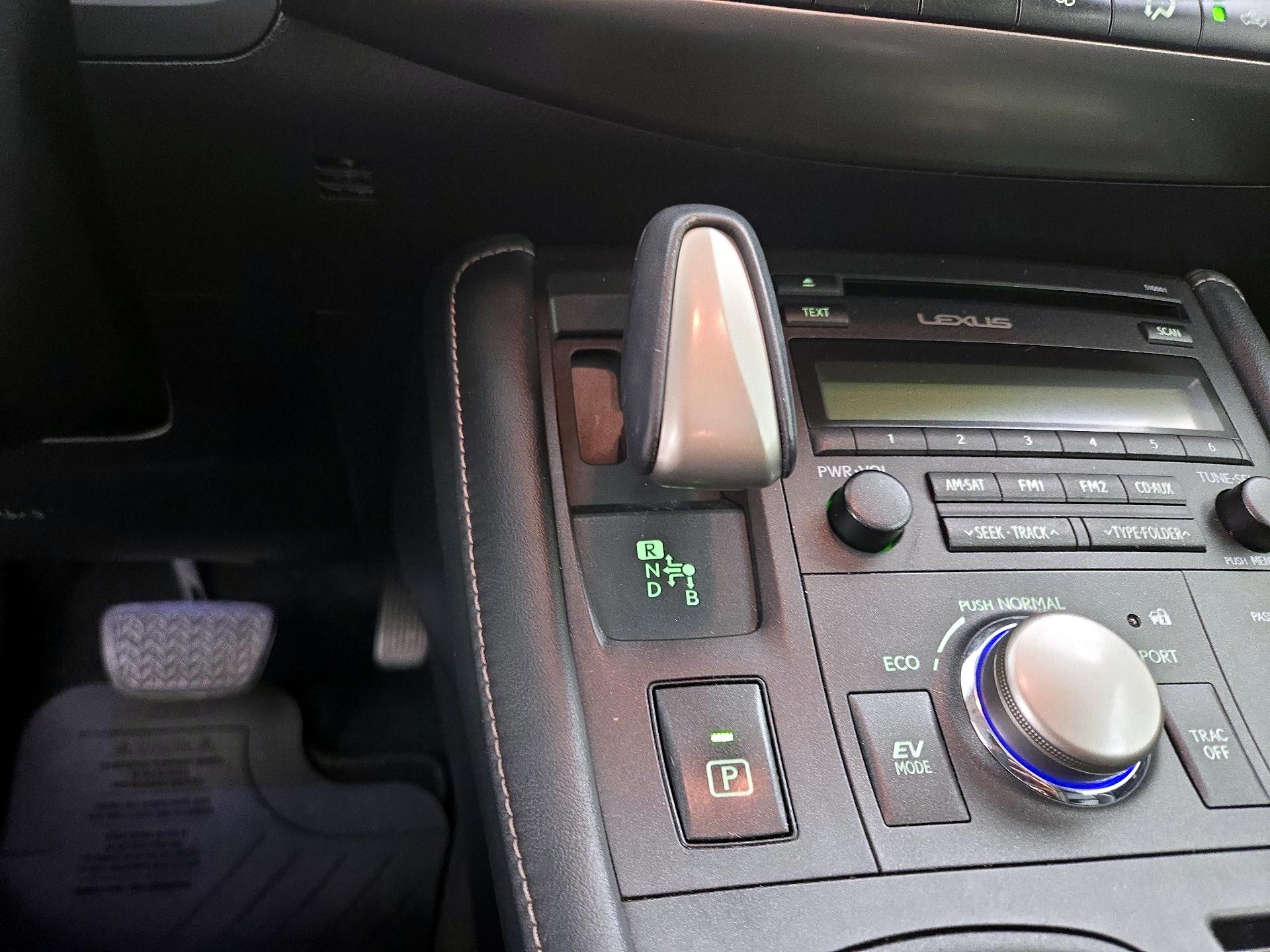 Thumbnail: 2015 Lexus CT - 16