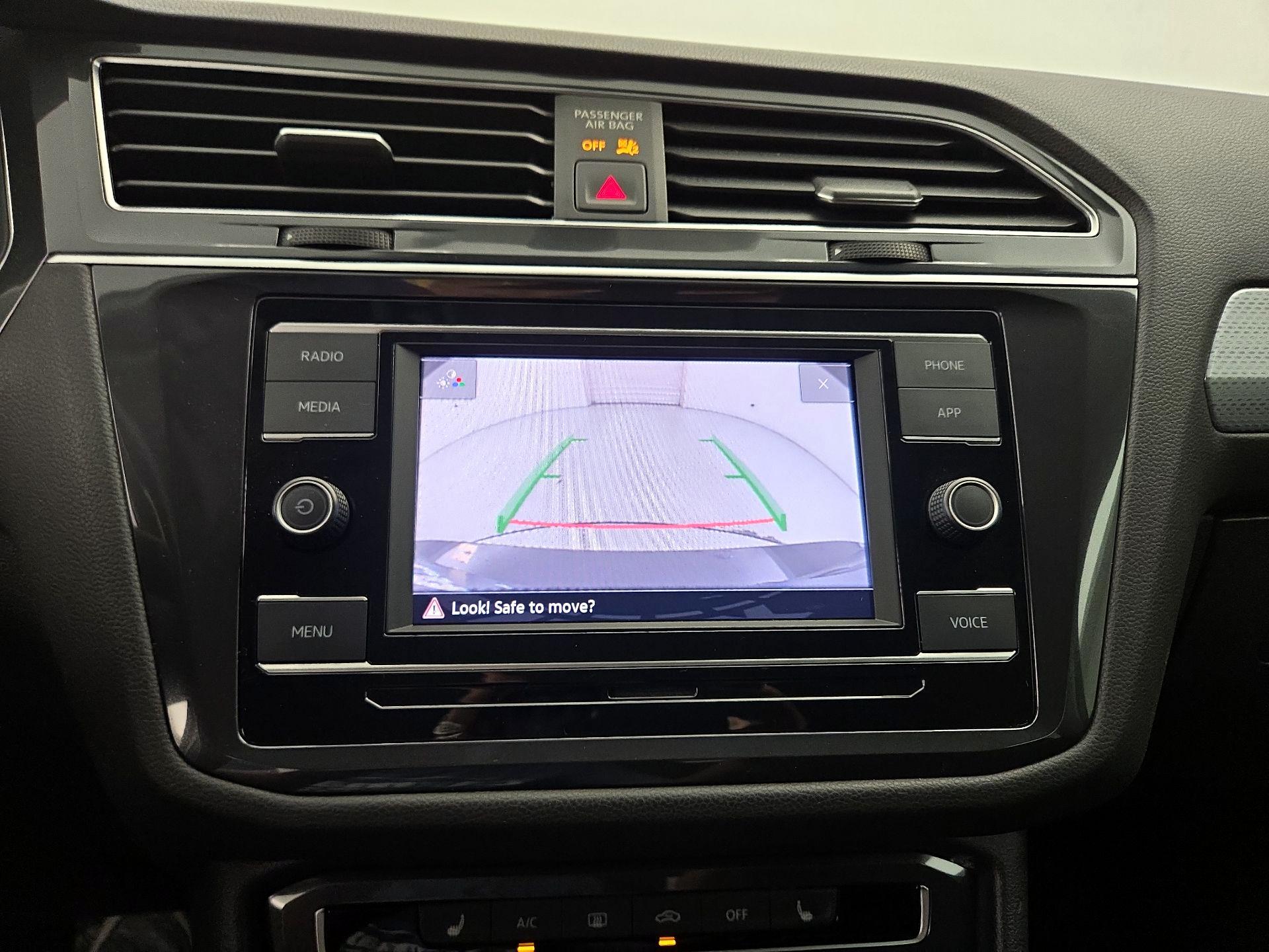 Thumbnail: 2023 Volkswagen Tiguan - 14