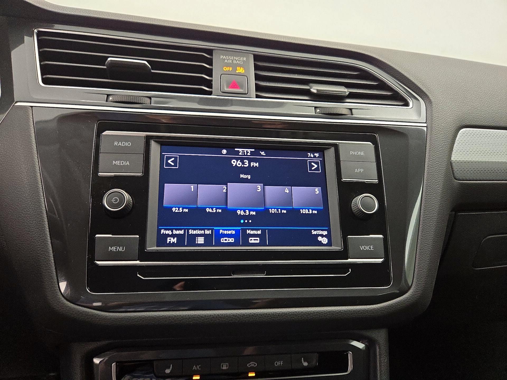 Thumbnail: 2023 Volkswagen Tiguan - 15