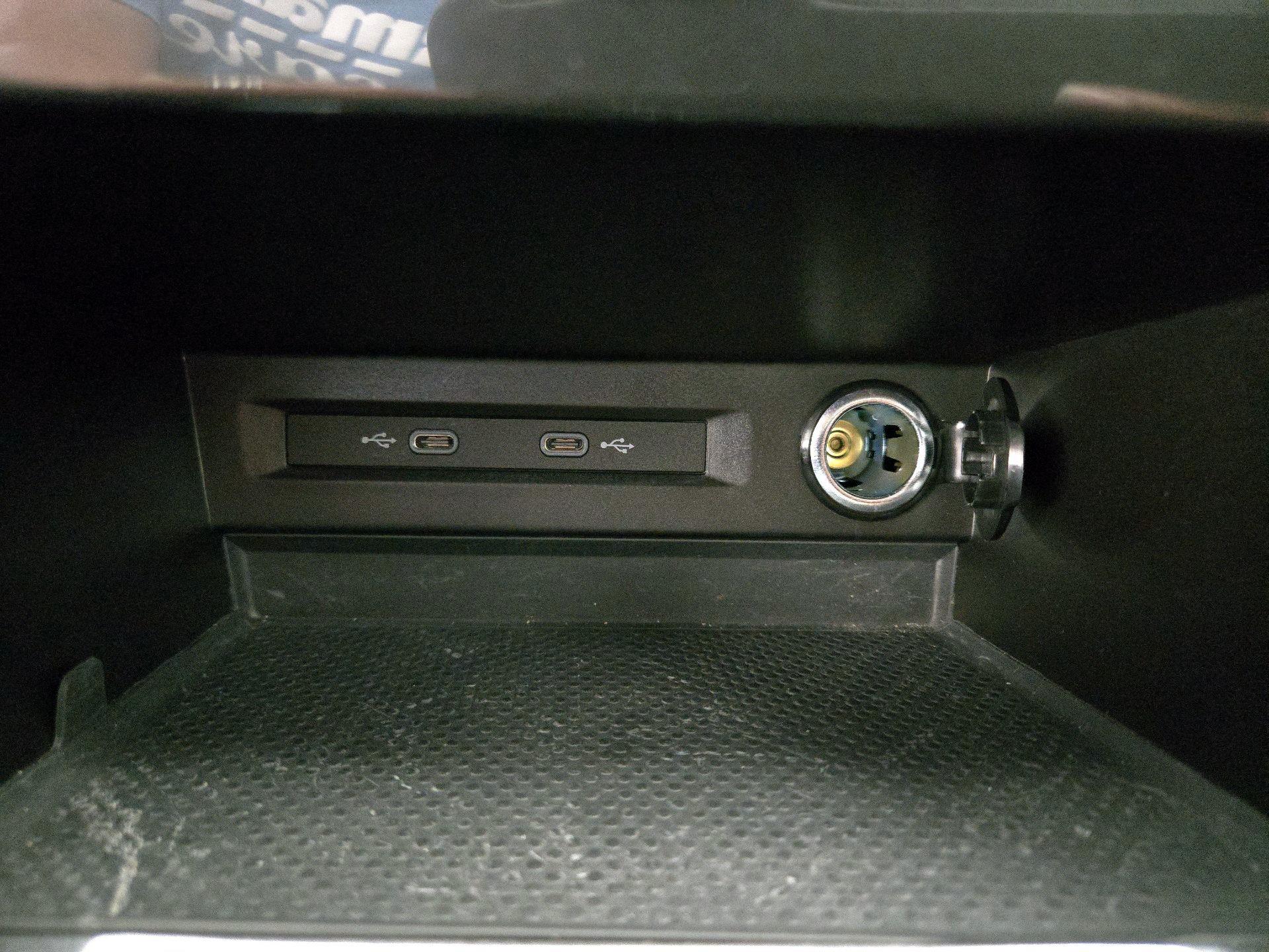 Thumbnail: 2023 Volkswagen Tiguan - 18