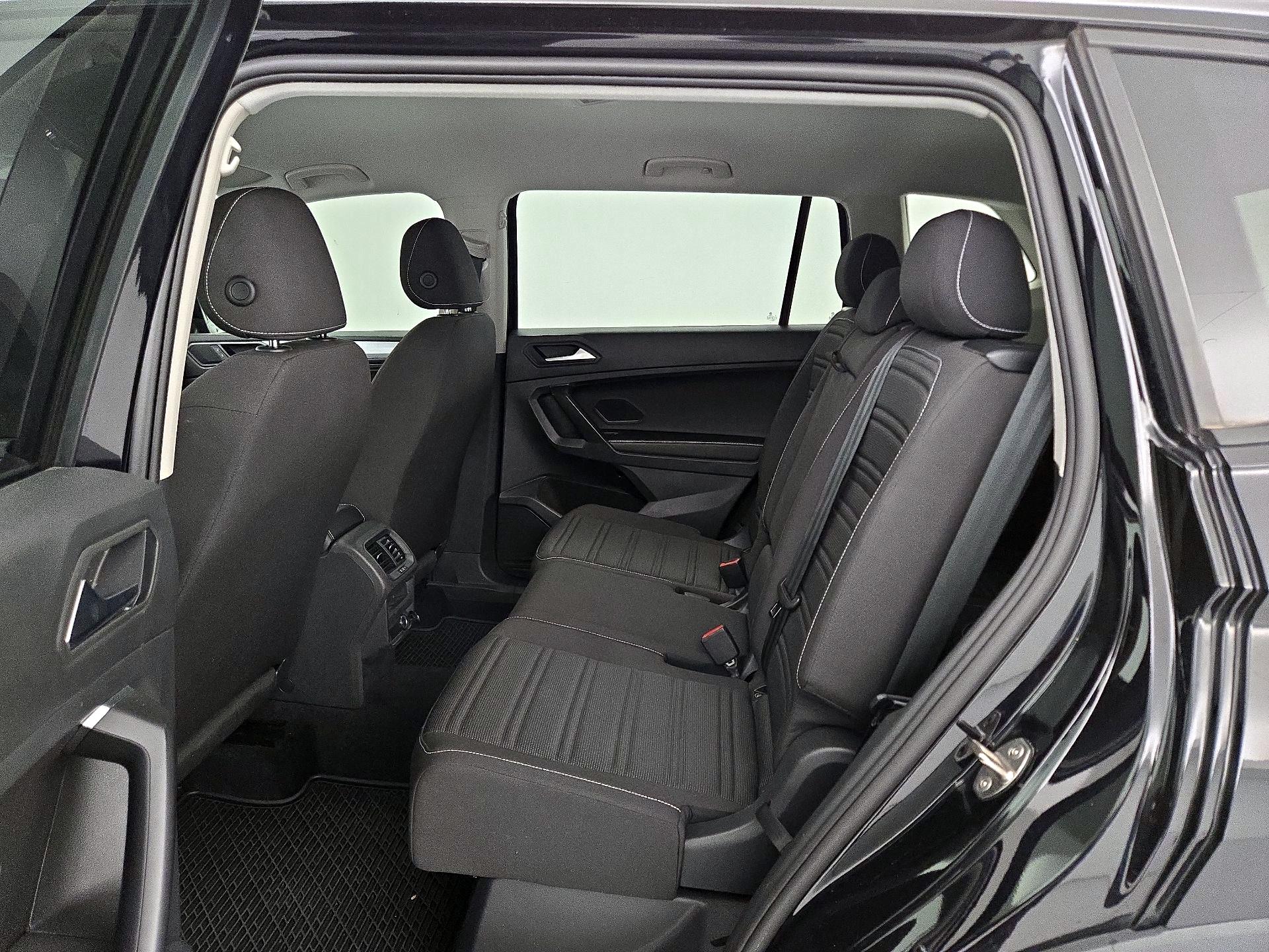 Thumbnail: 2023 Volkswagen Tiguan - 19