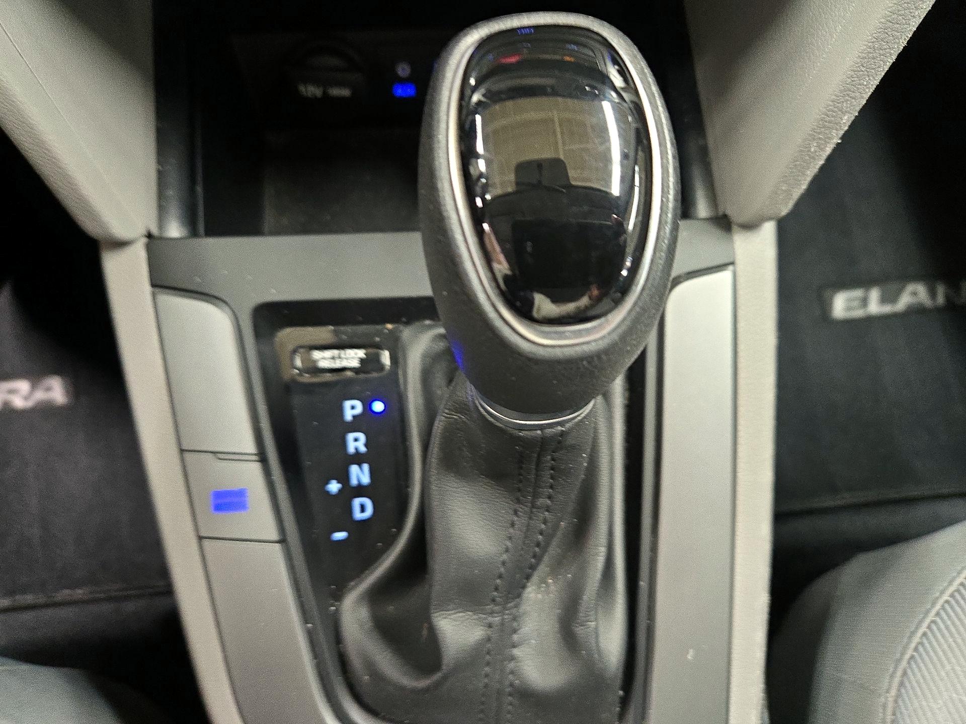 Thumbnail: 2017 Hyundai Elantra - 16