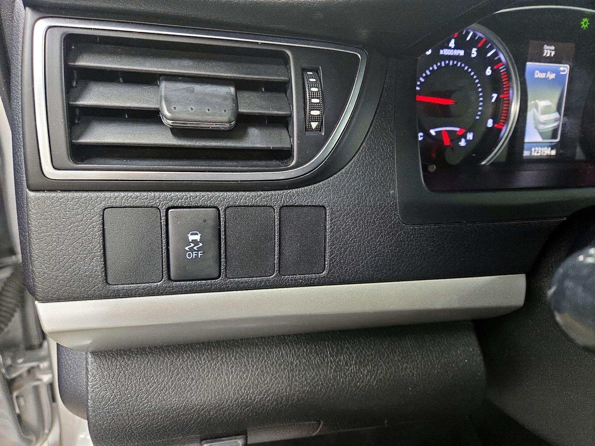 Thumbnail: 2016 Toyota Camry - 13