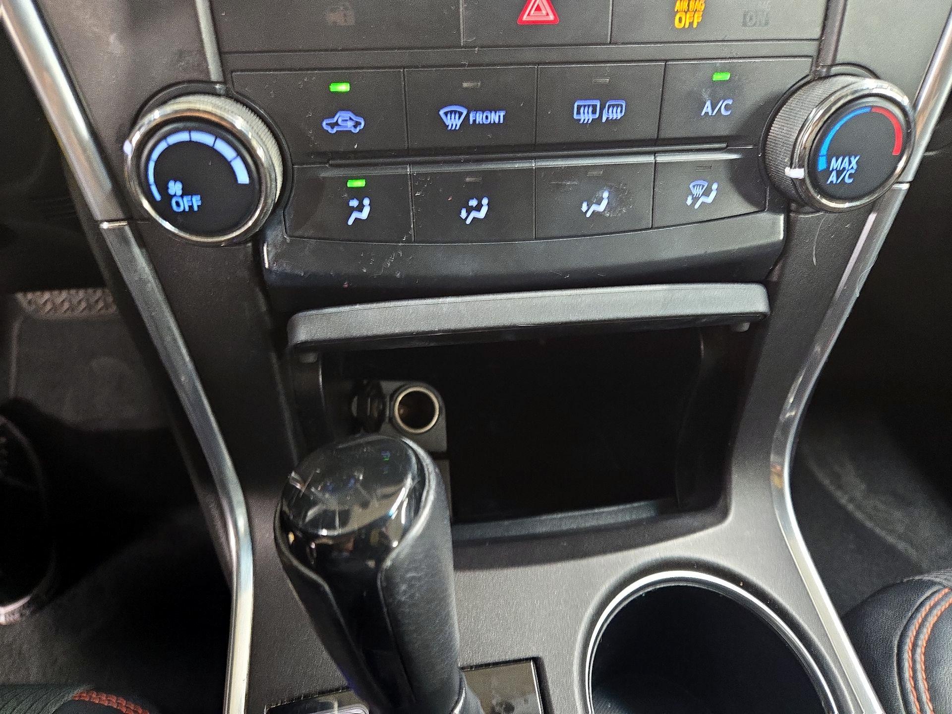 Thumbnail: 2016 Toyota Camry - 15