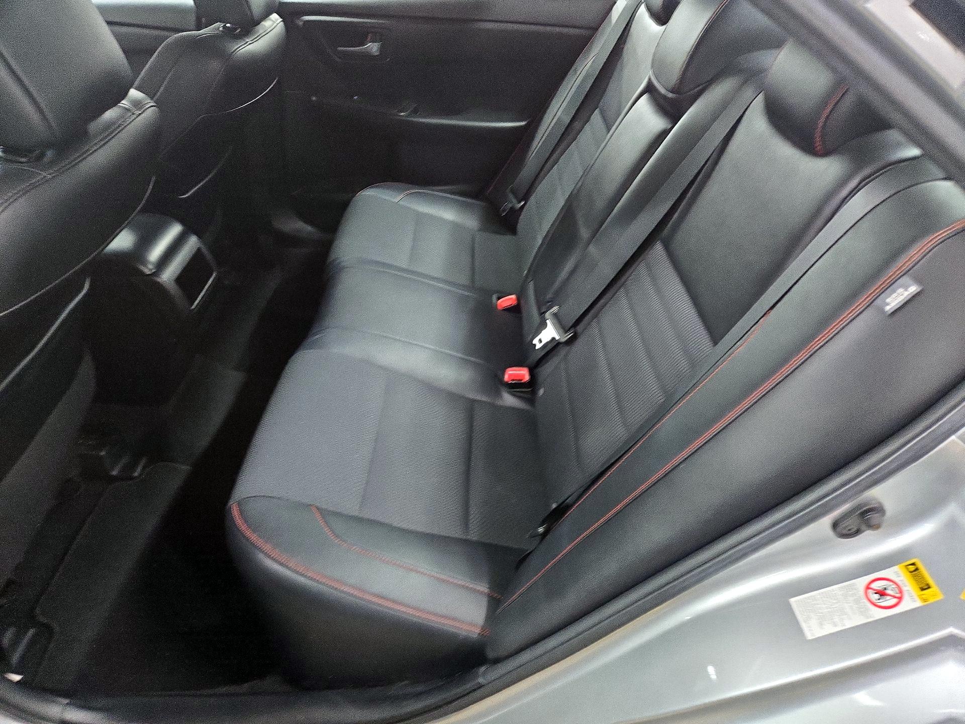 Thumbnail: 2016 Toyota Camry - 18