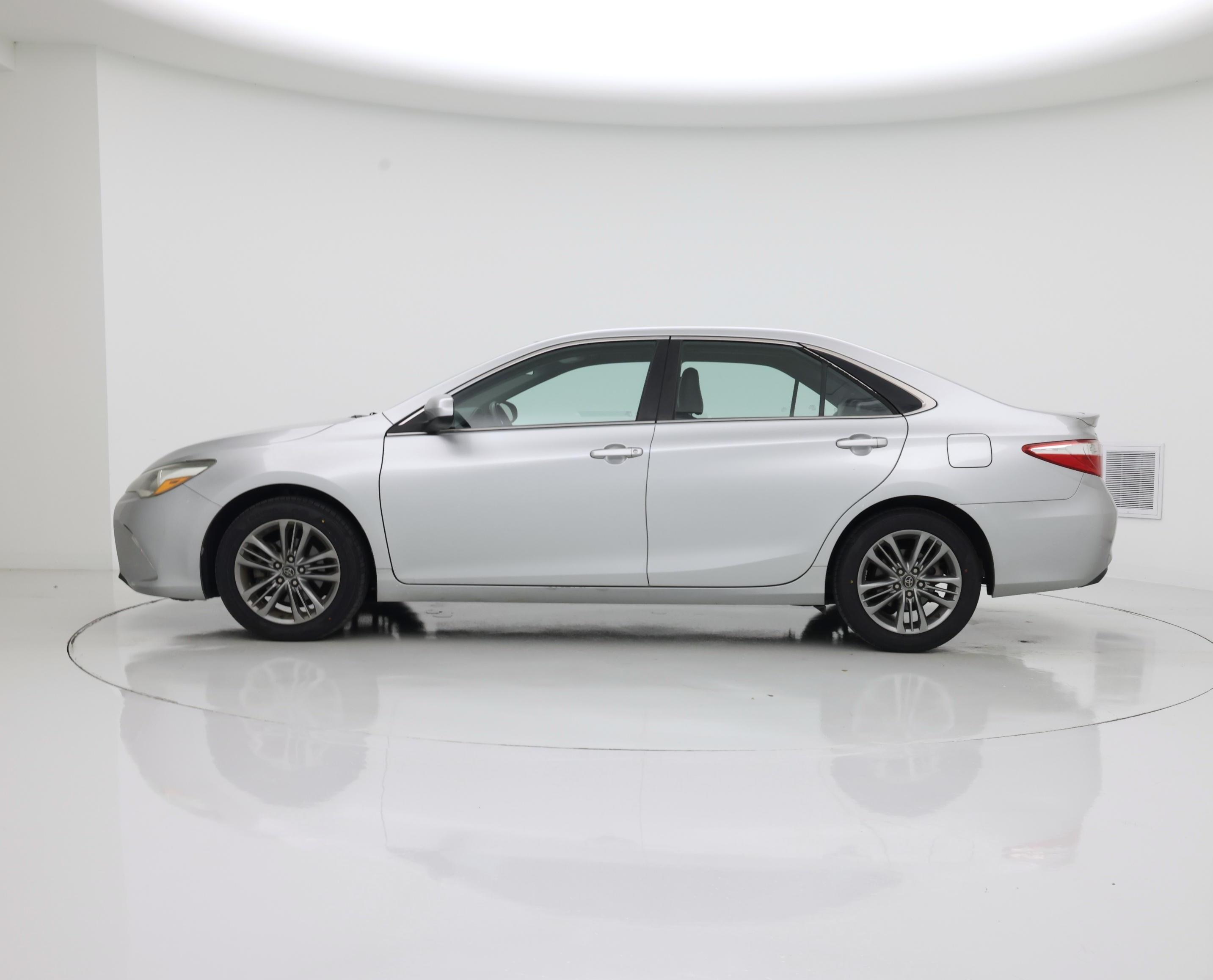 Thumbnail: 2016 Toyota Camry - 3