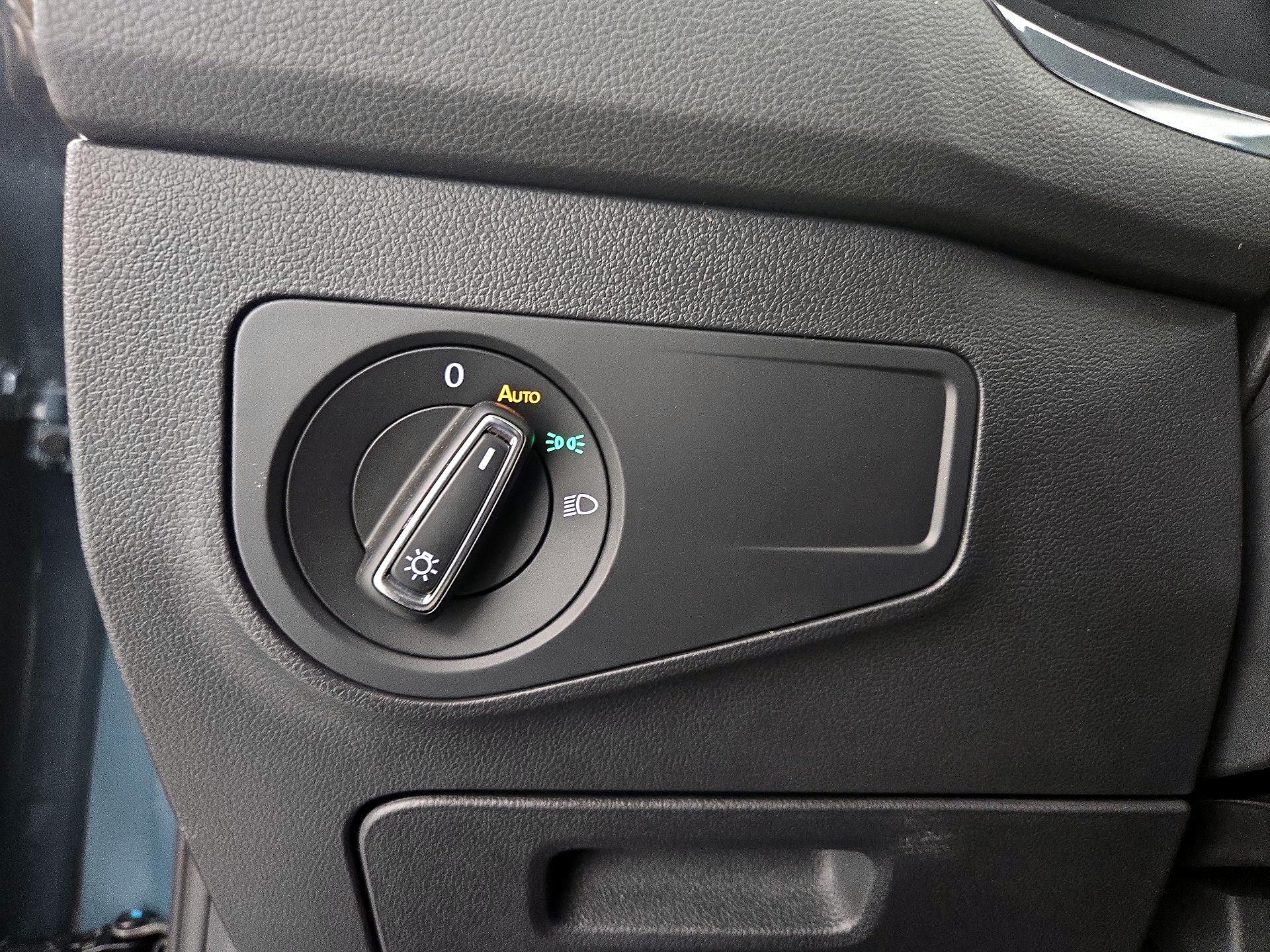 Thumbnail: 2021 Volkswagen Tiguan - 13