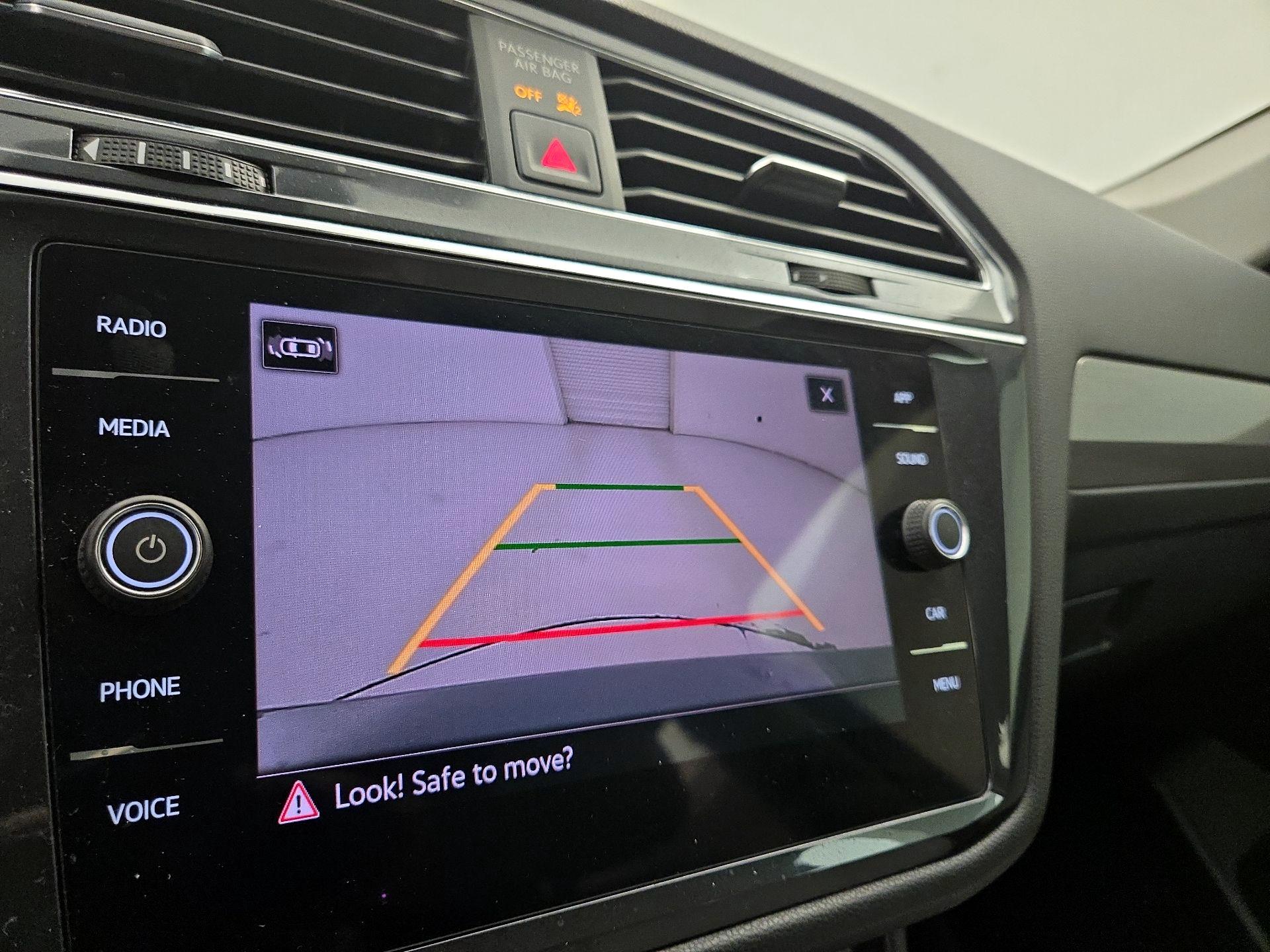 Thumbnail: 2021 Volkswagen Tiguan - 14