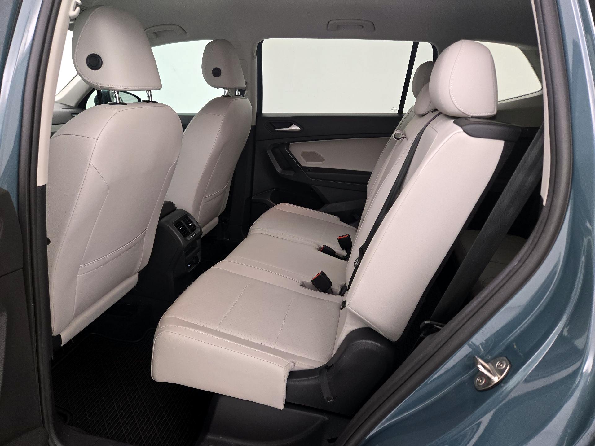 Thumbnail: 2021 Volkswagen Tiguan - 19