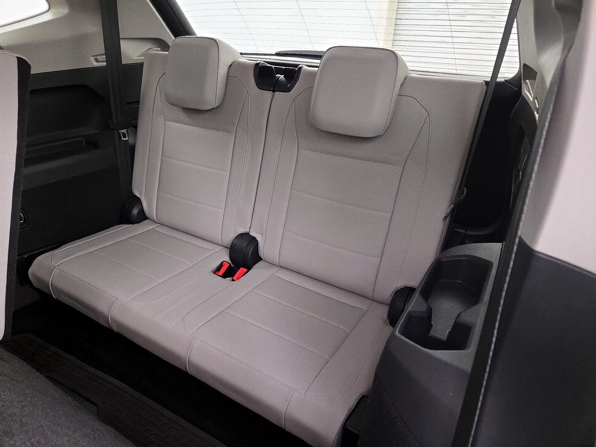 Thumbnail: 2021 Volkswagen Tiguan - 20