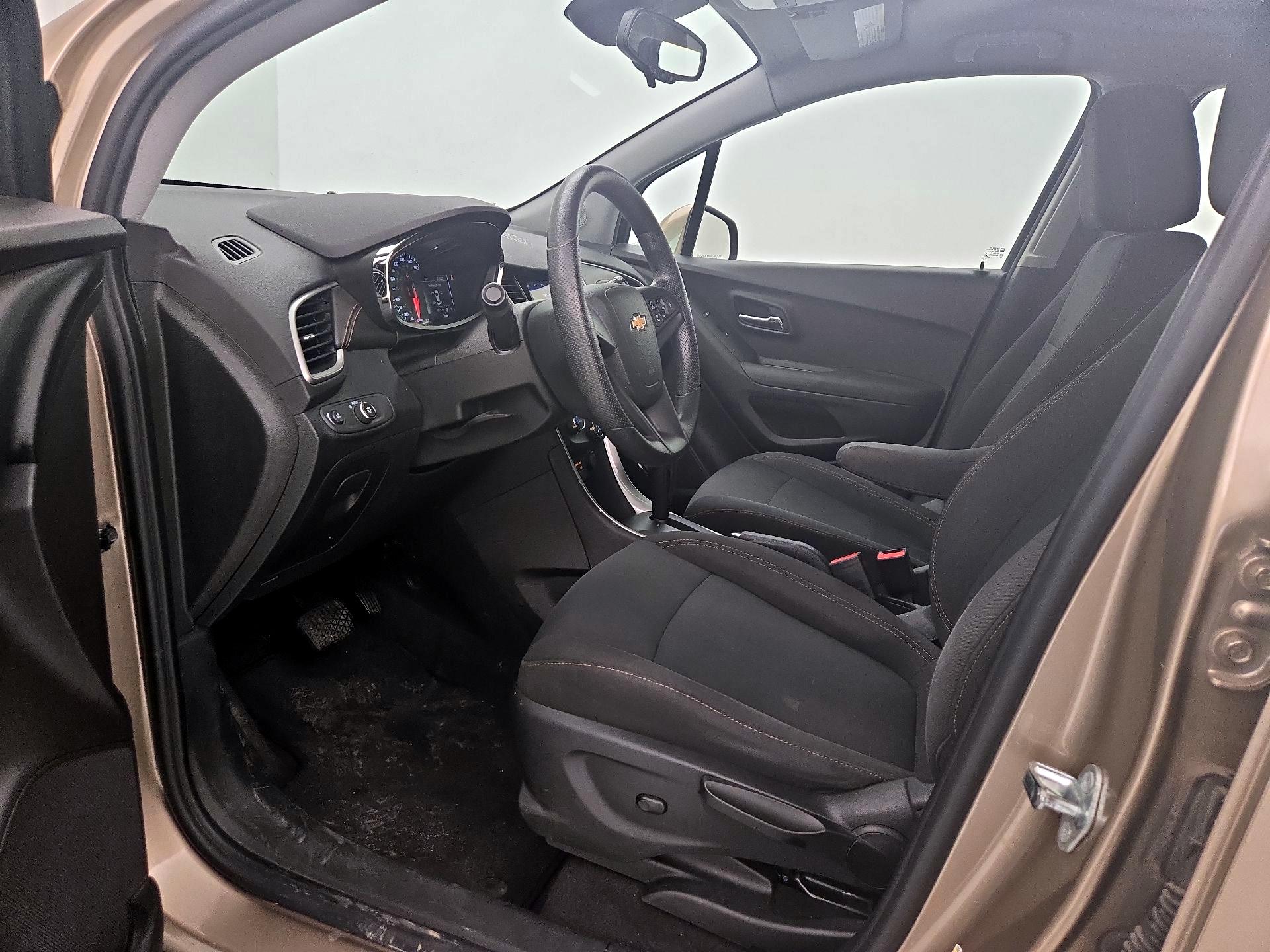 Thumbnail: 2018 Chevrolet Trax - 11