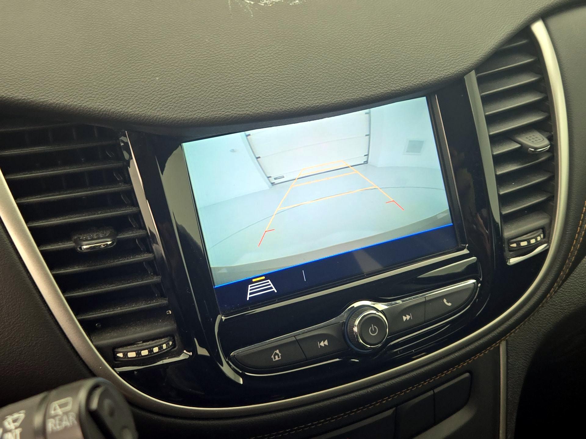 Thumbnail: 2018 Chevrolet Trax - 14