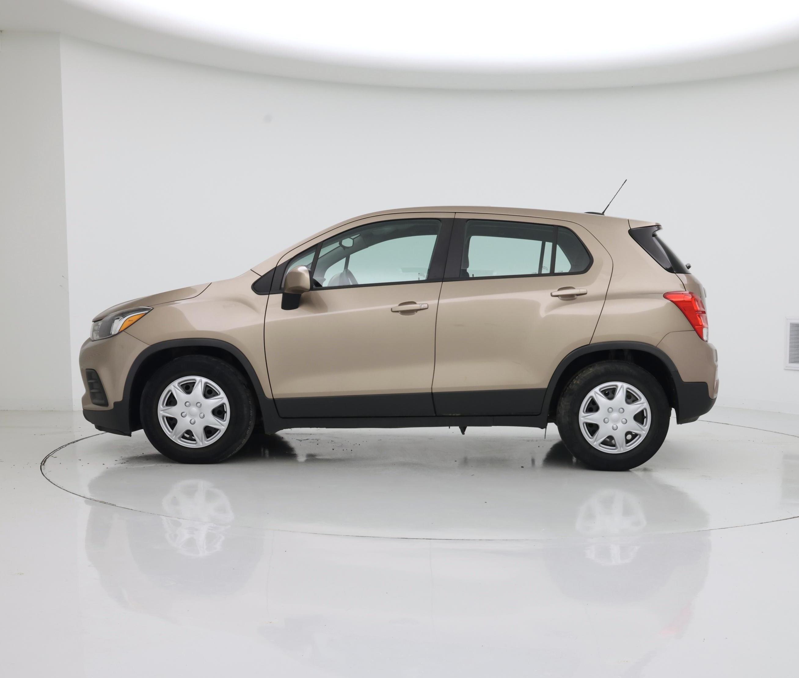 Thumbnail: 2018 Chevrolet Trax - 3