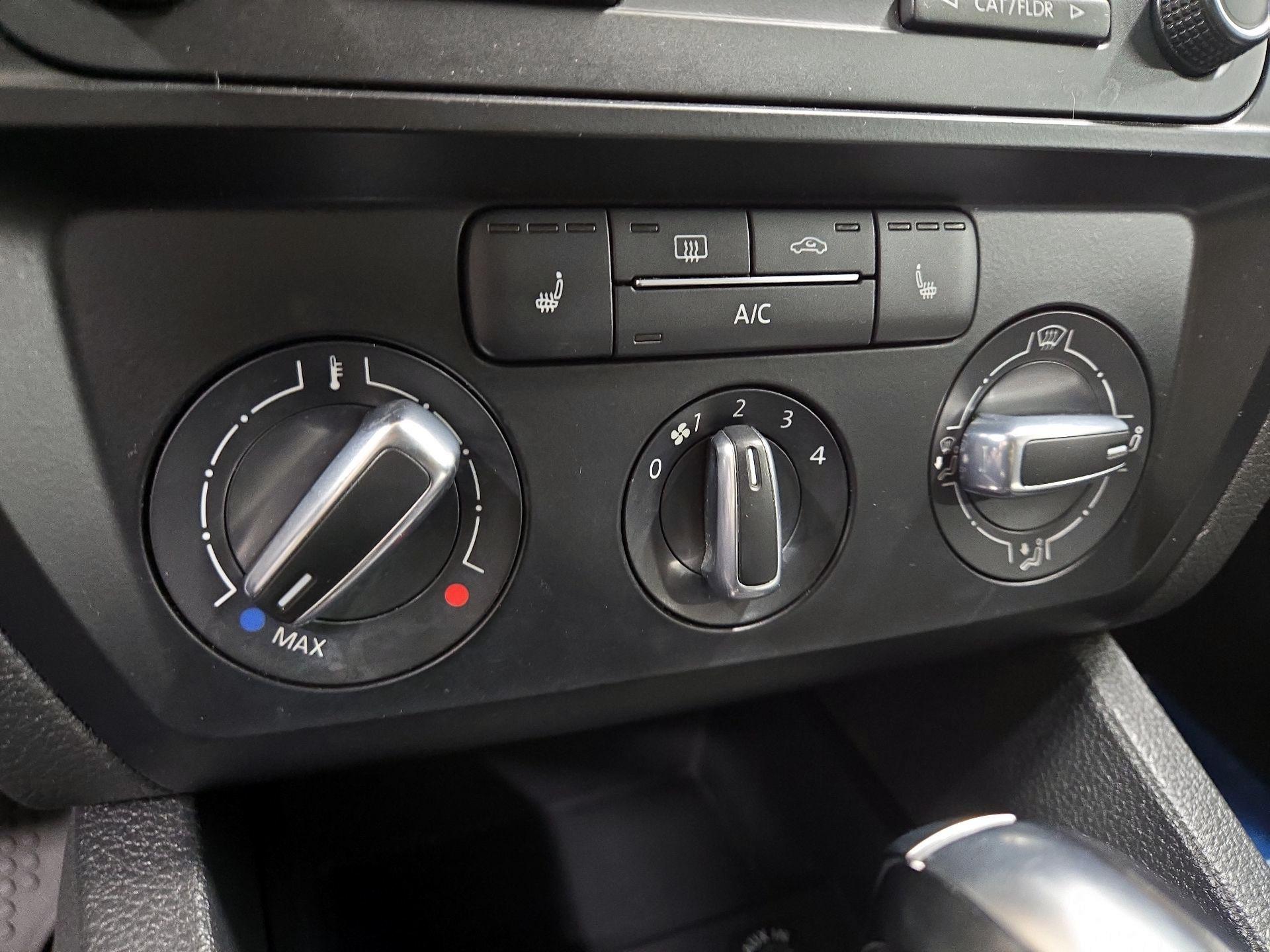 Thumbnail: 2015 Volkswagen Jetta - 15