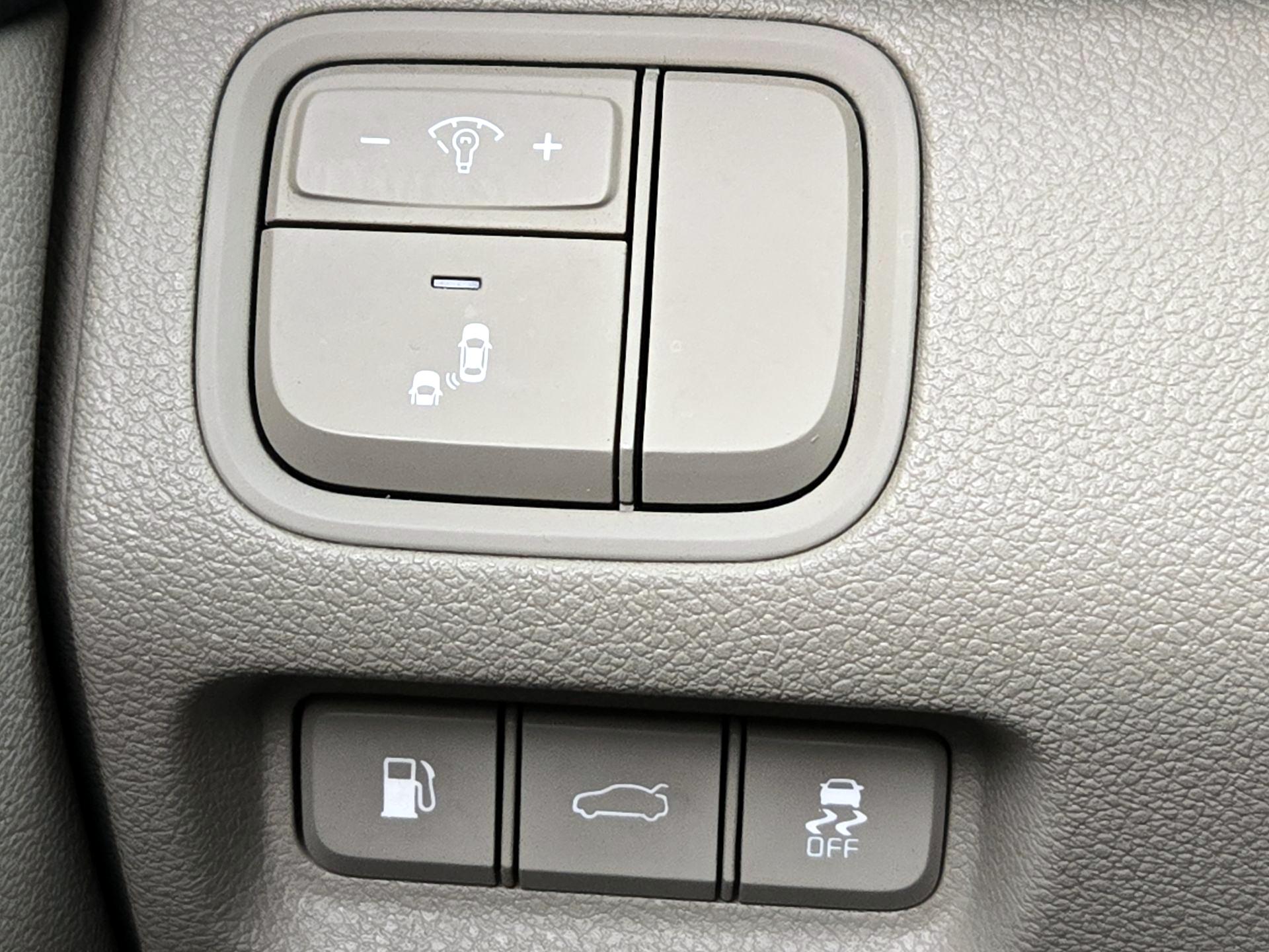 Thumbnail: 2018 Kia Optima - 13