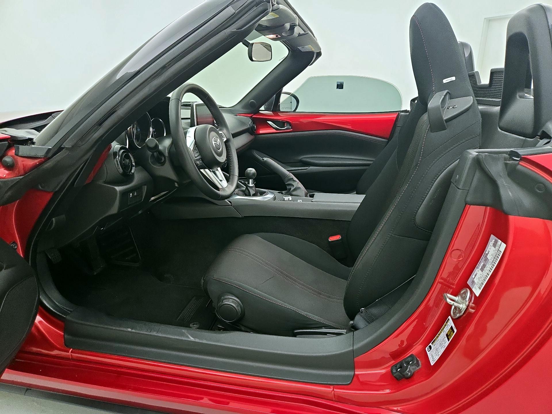 Thumbnail: 2016 Mazda MX-5 Miata - 11