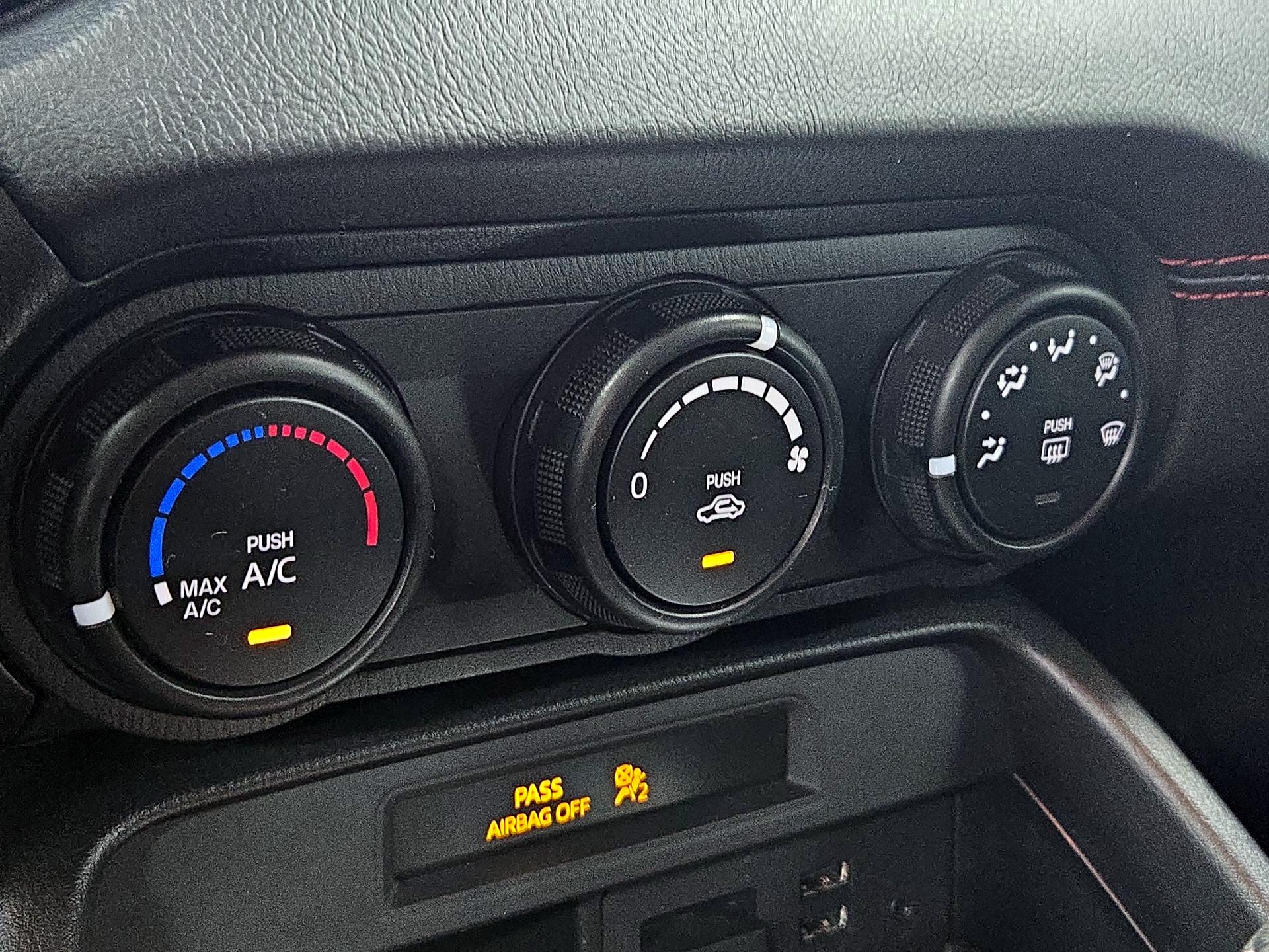 Thumbnail: 2016 Mazda MX-5 Miata - 15