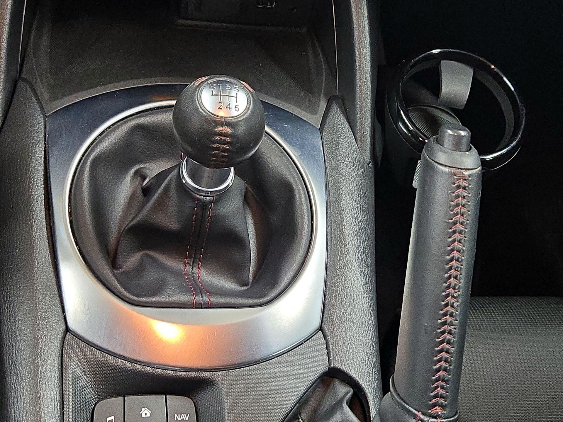 Thumbnail: 2016 Mazda MX-5 Miata - 16