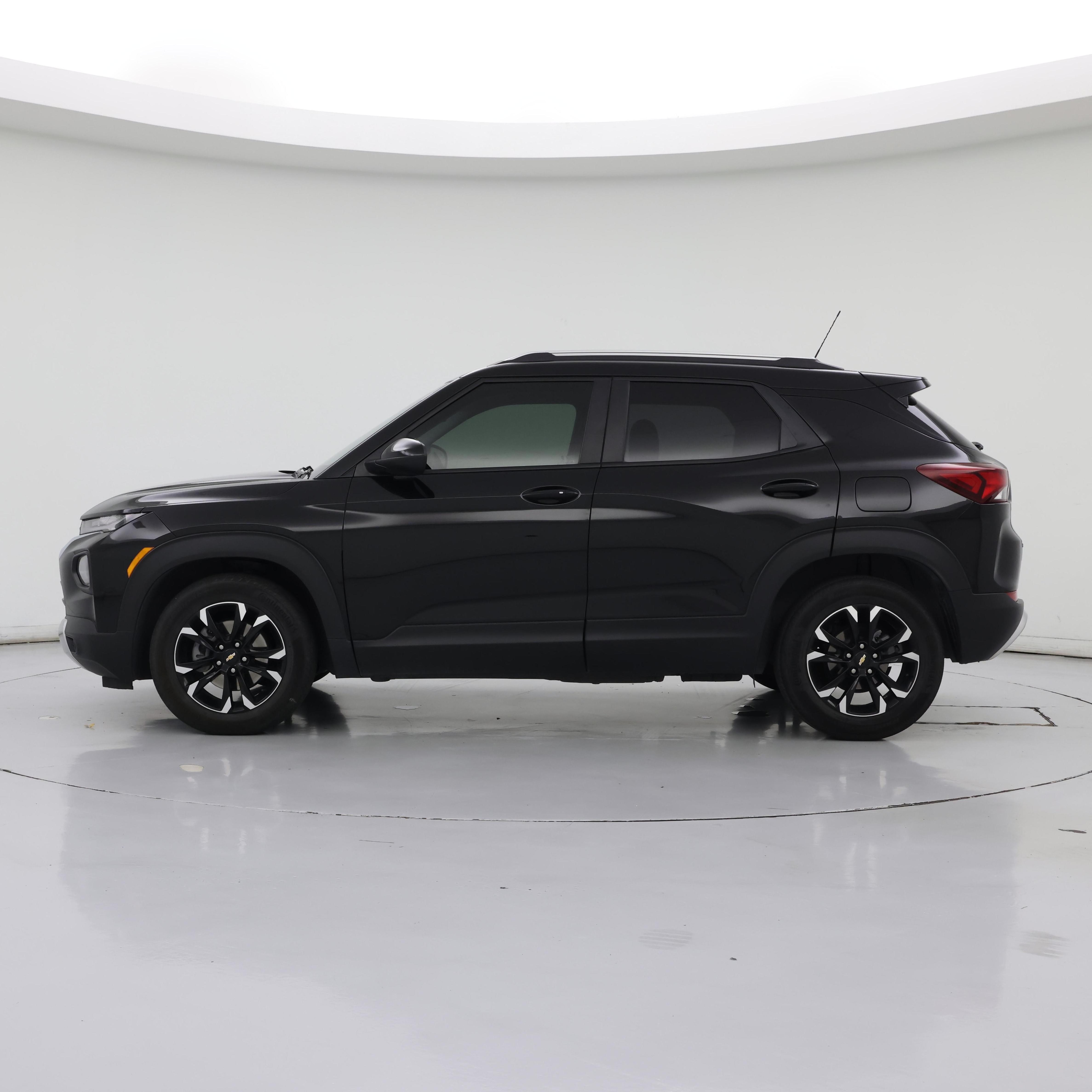 Thumbnail: 2023 Chevrolet TrailBlazer - 3