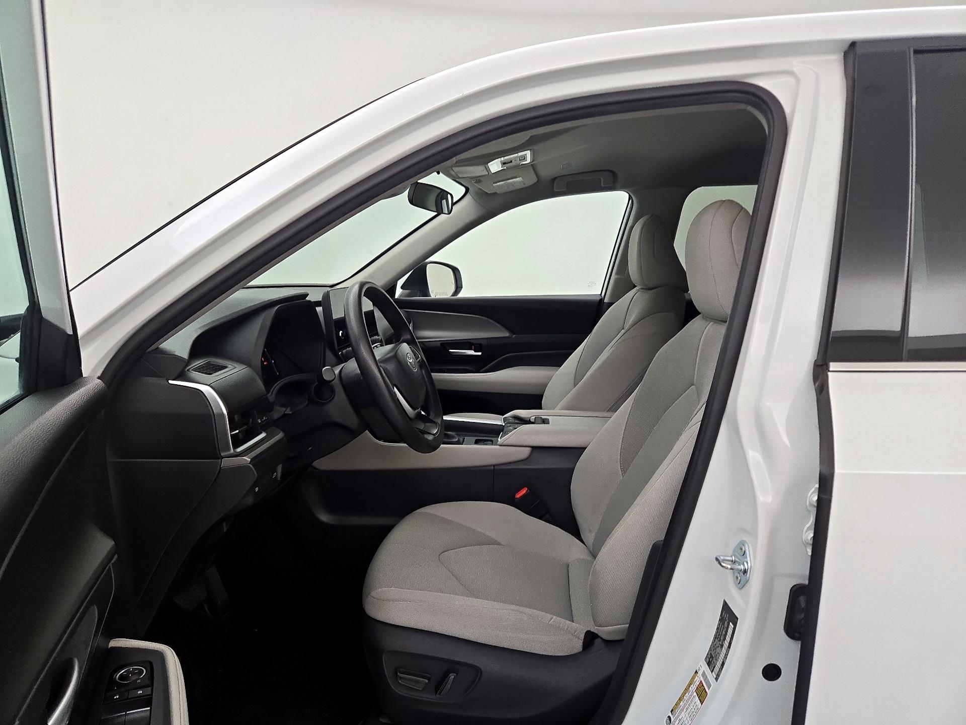 Thumbnail: 2025 Toyota Grand Highlander - 11